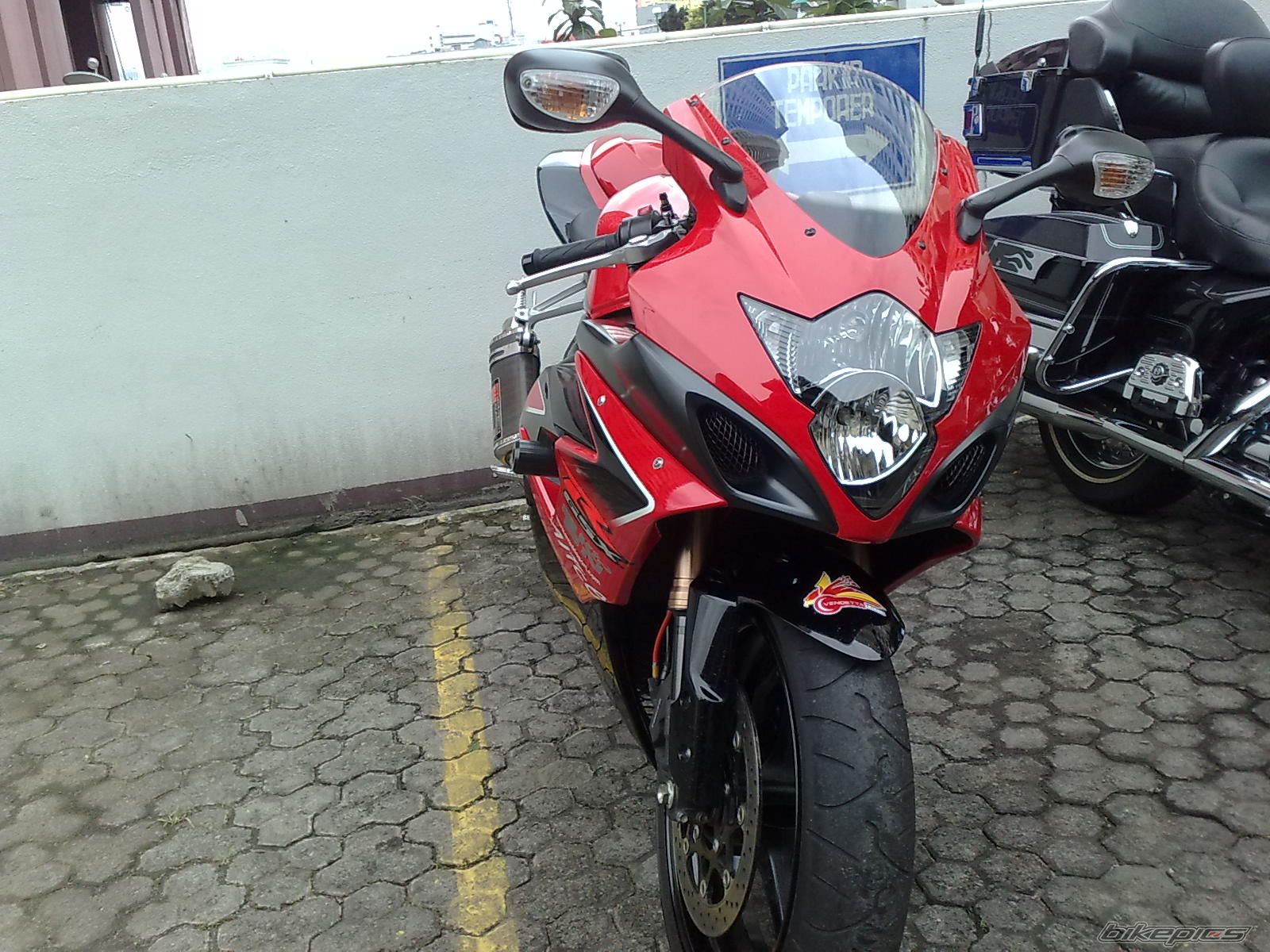 Photo 1609936