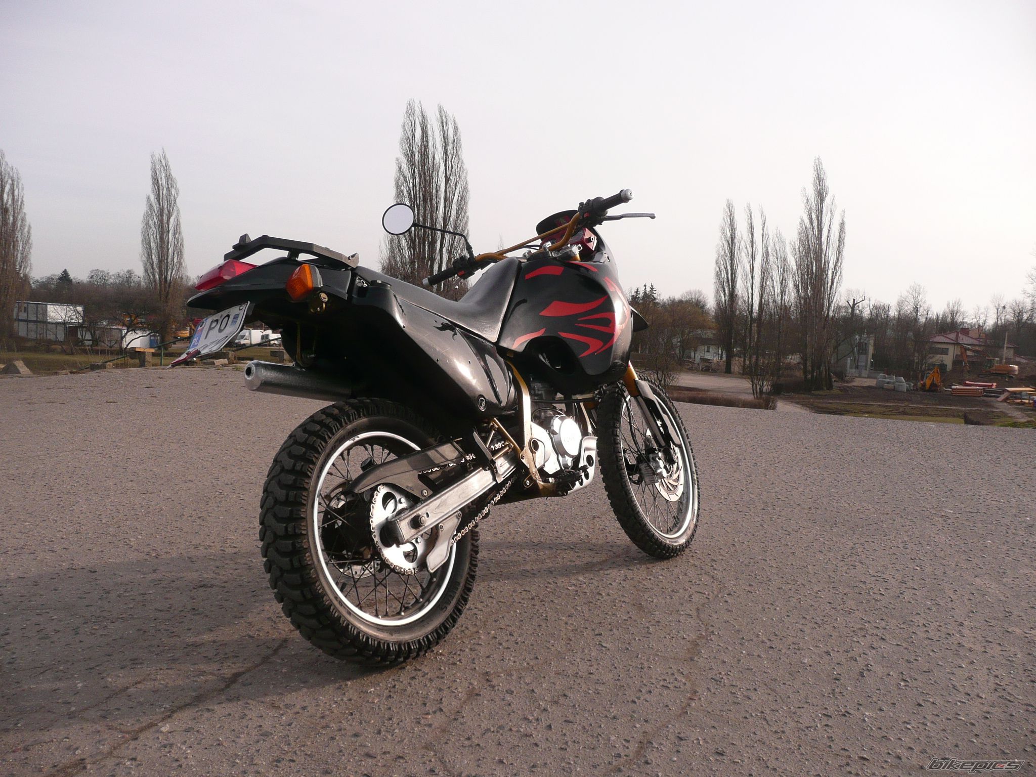 Photo 1609963