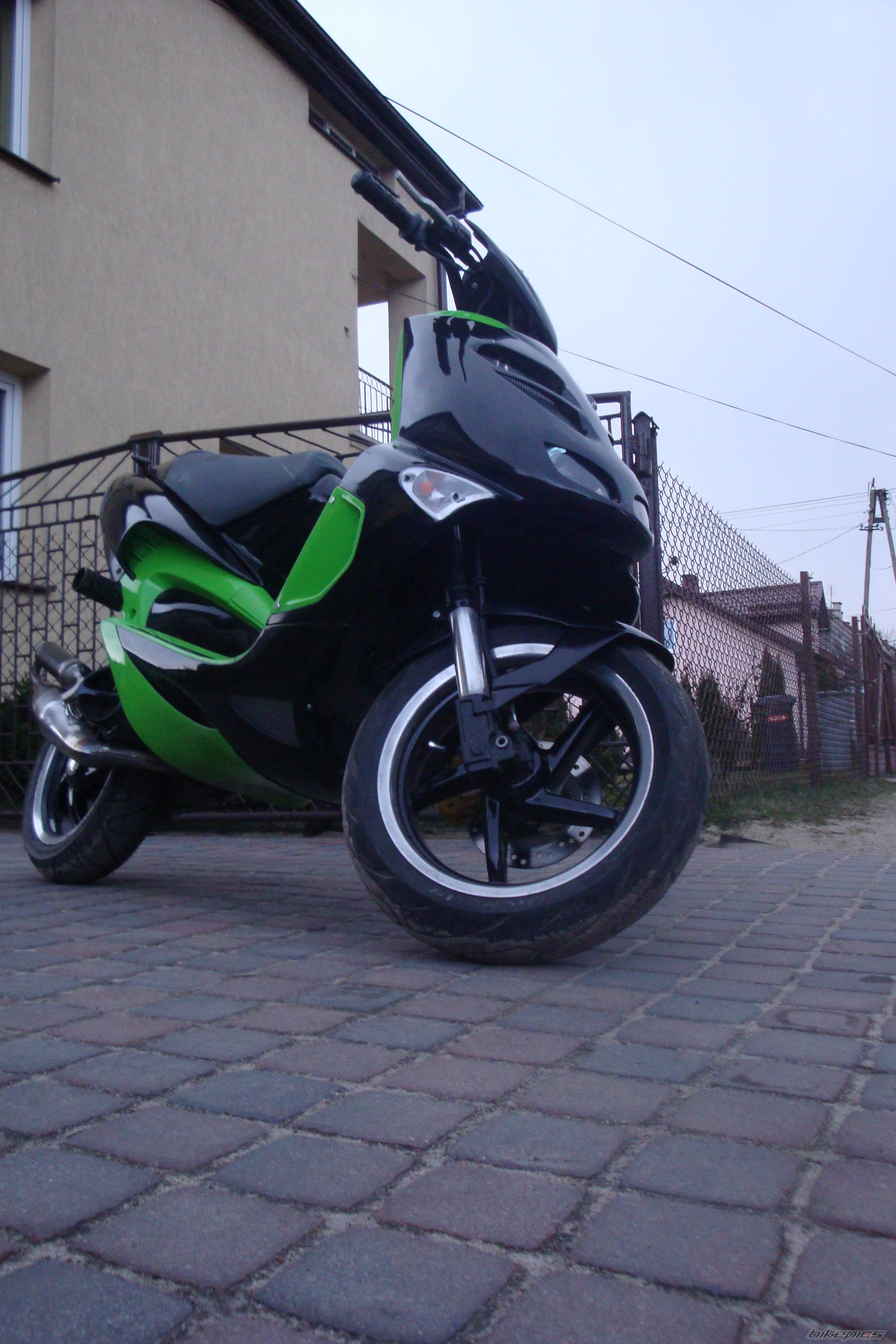 Photo 1610372