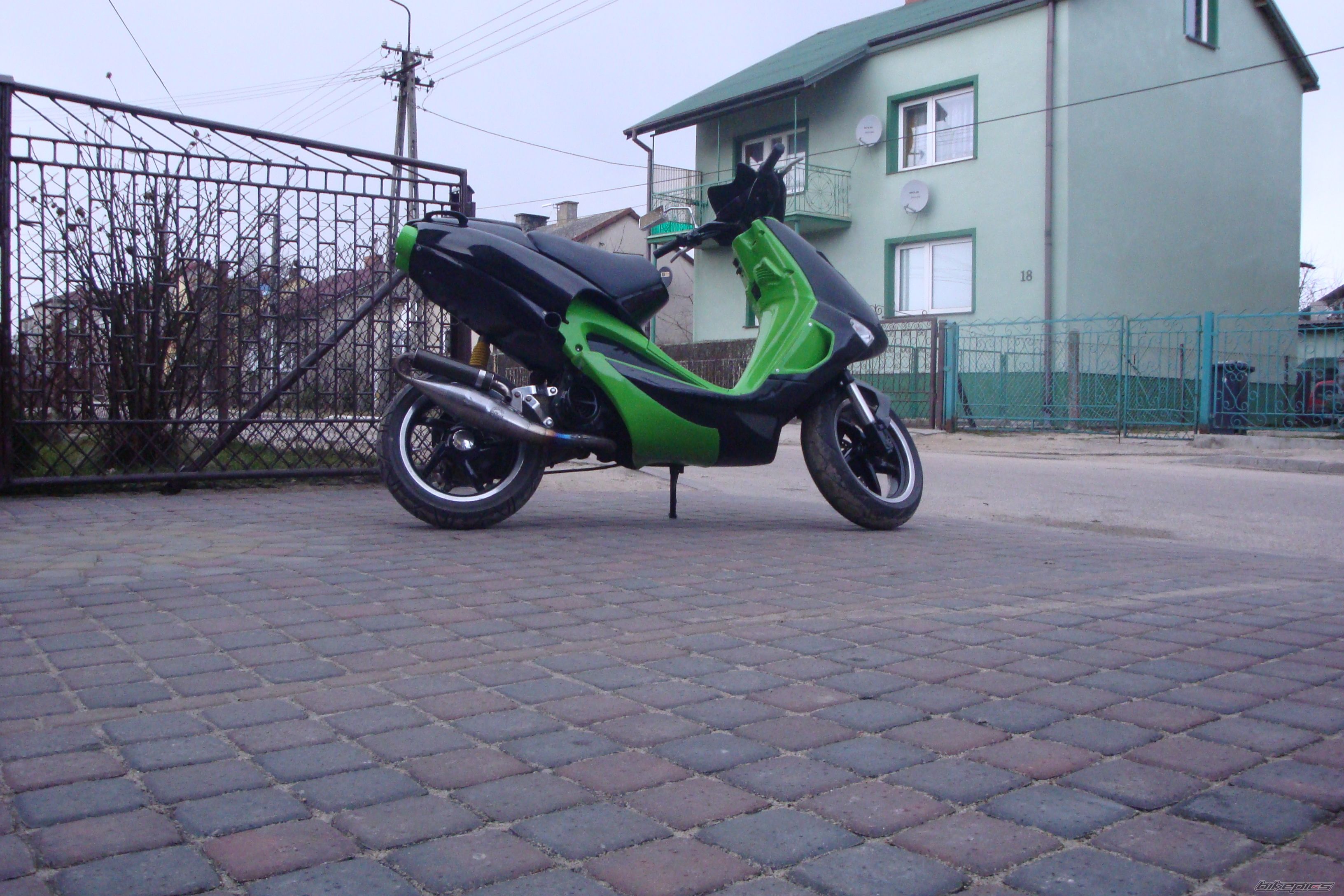 Photo 1610384