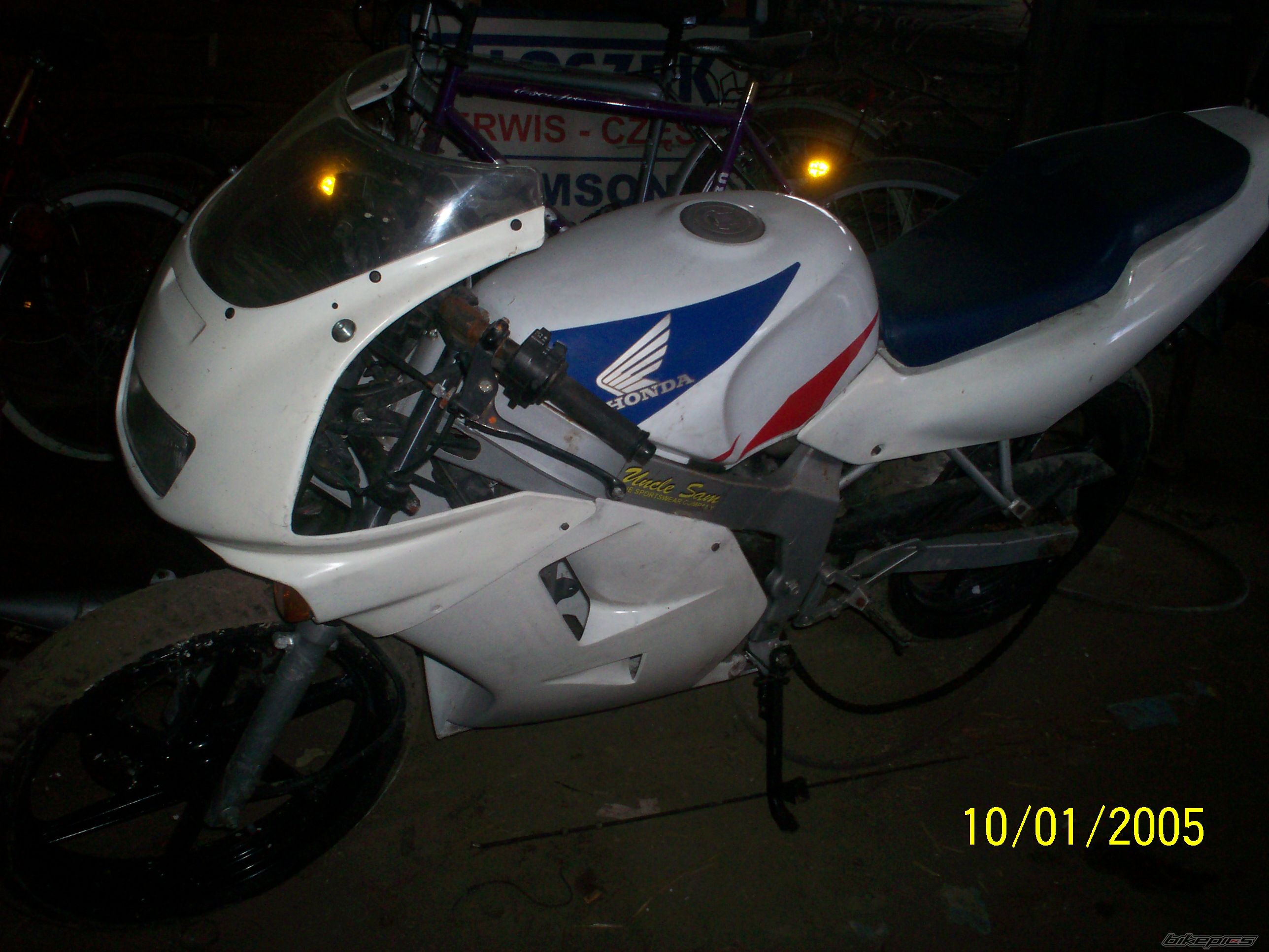 Photo 1610869