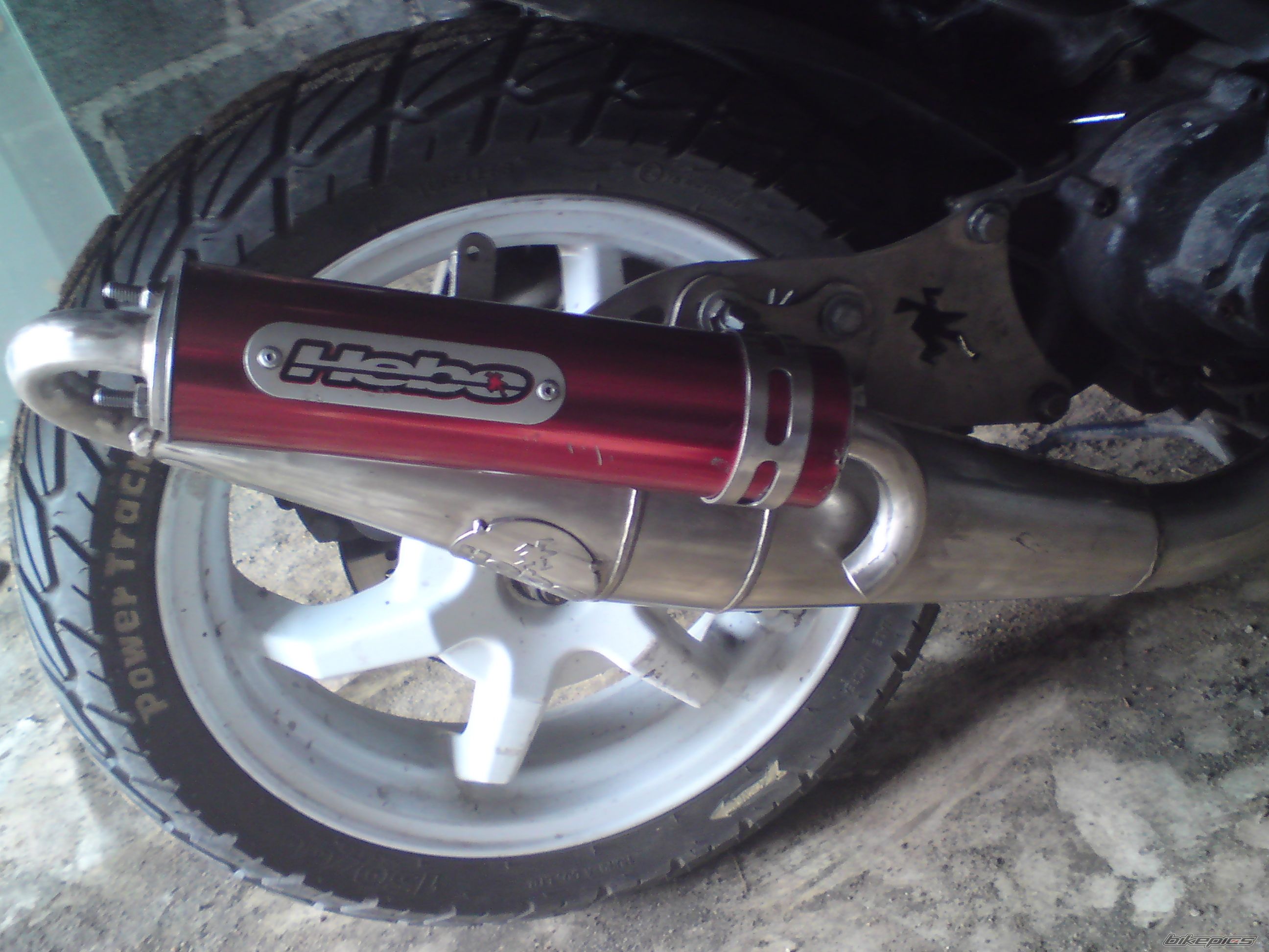 Photo 1611449