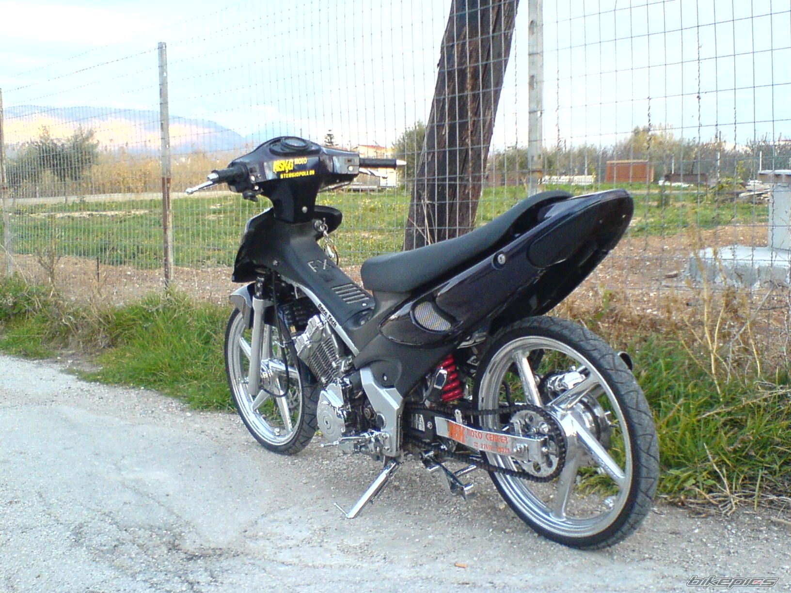 Photo 1611453