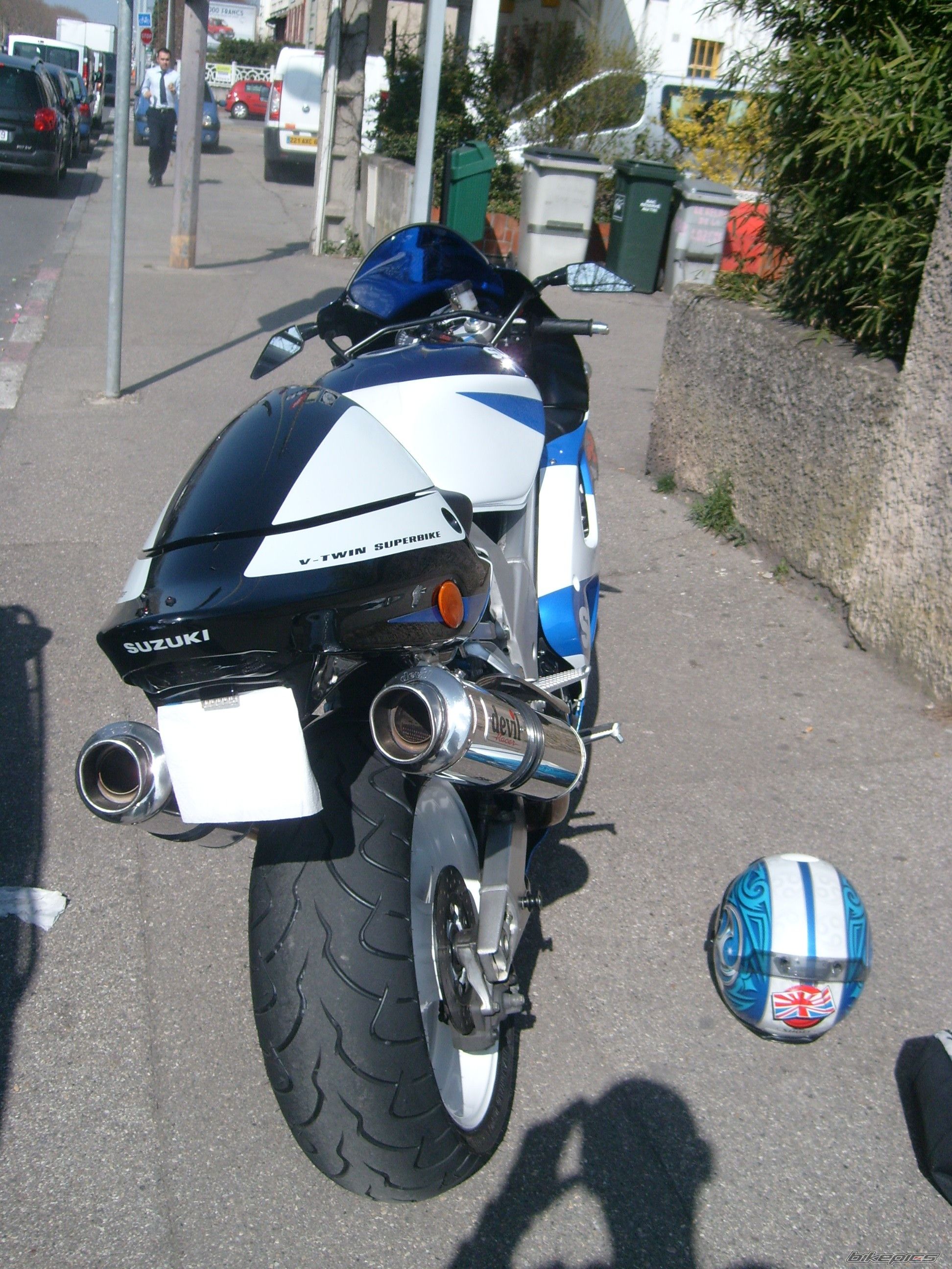 Photo 1611515
