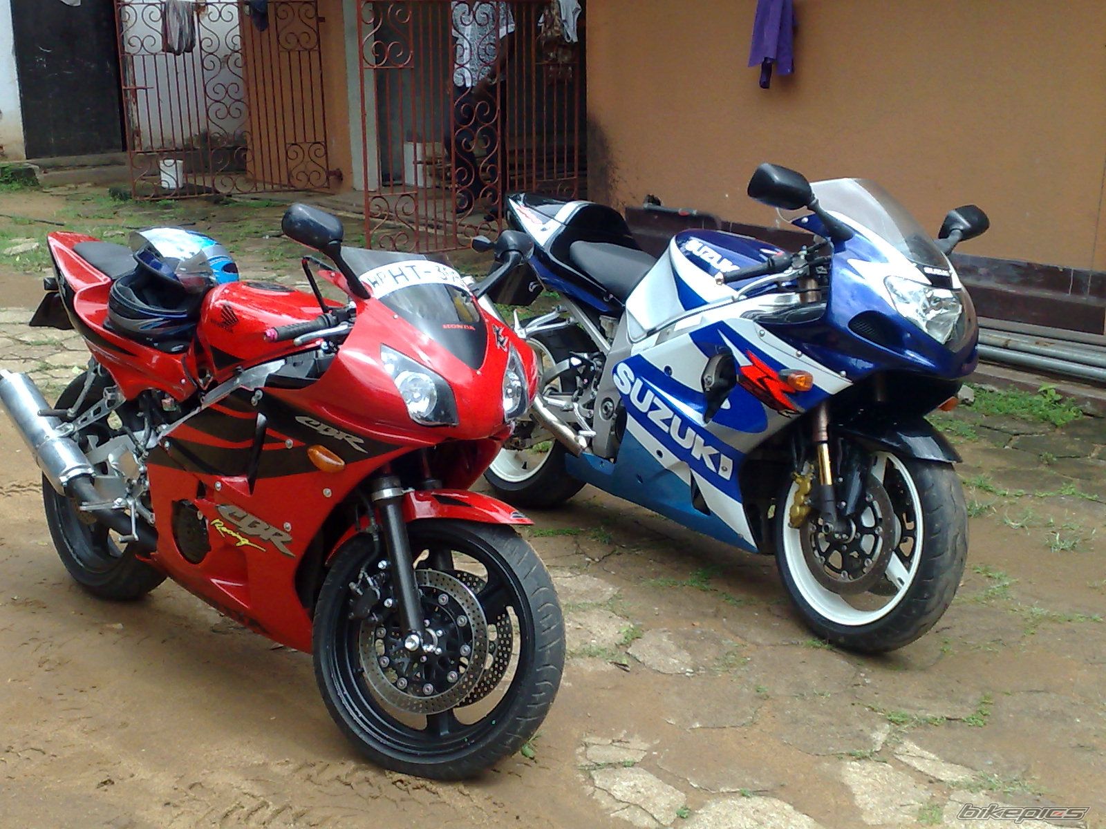 Photo 1611663