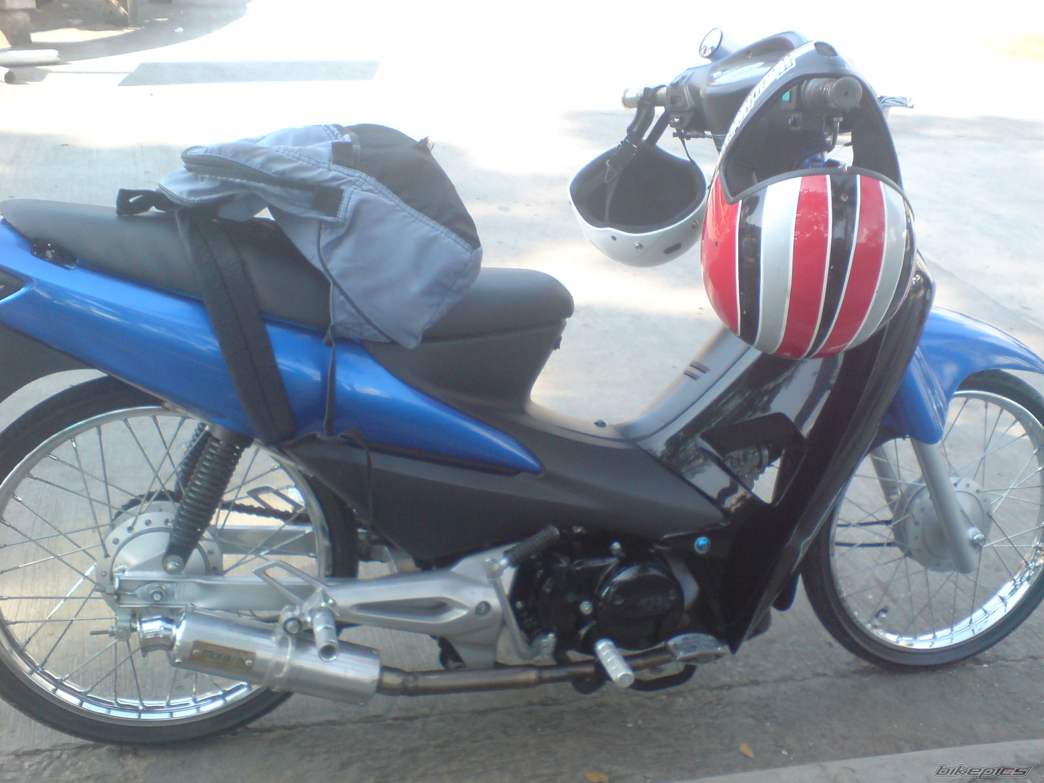Photo 1611766