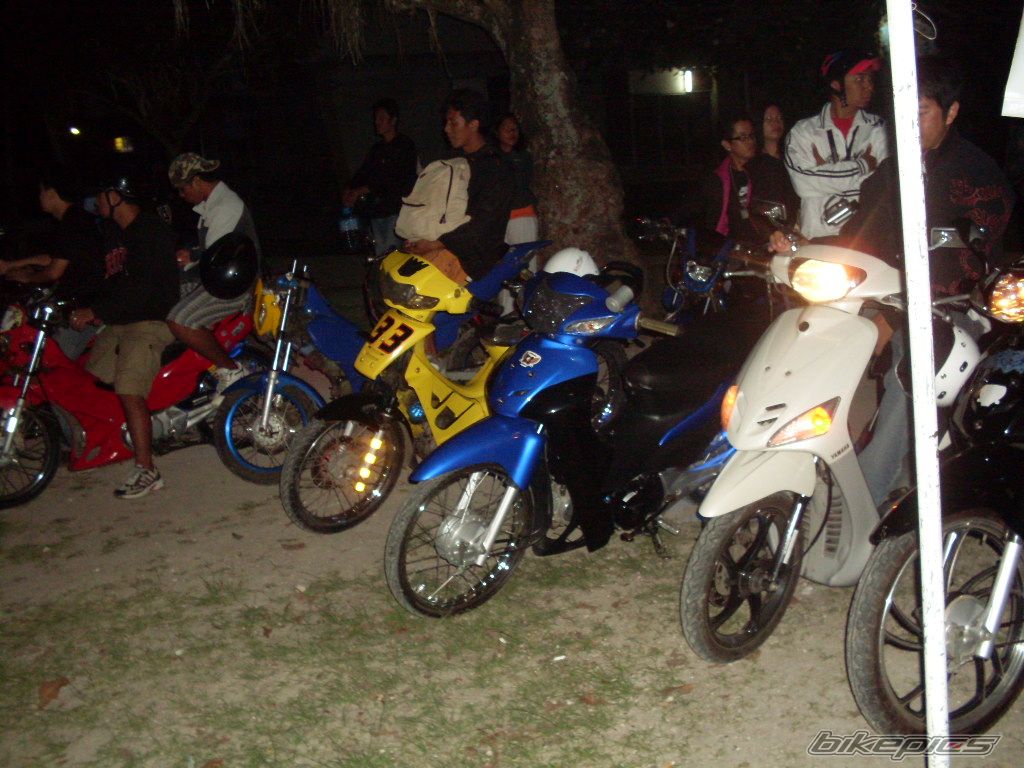 Photo 1611843