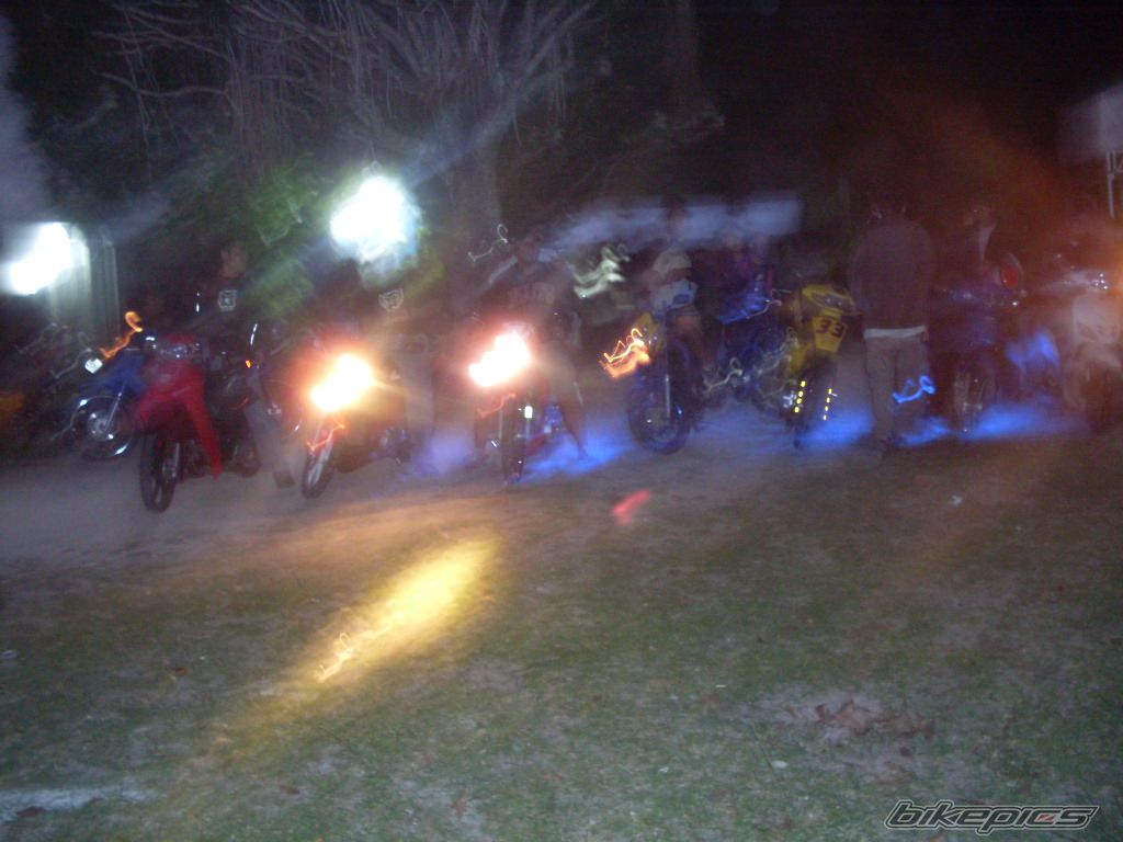 Photo 1611952