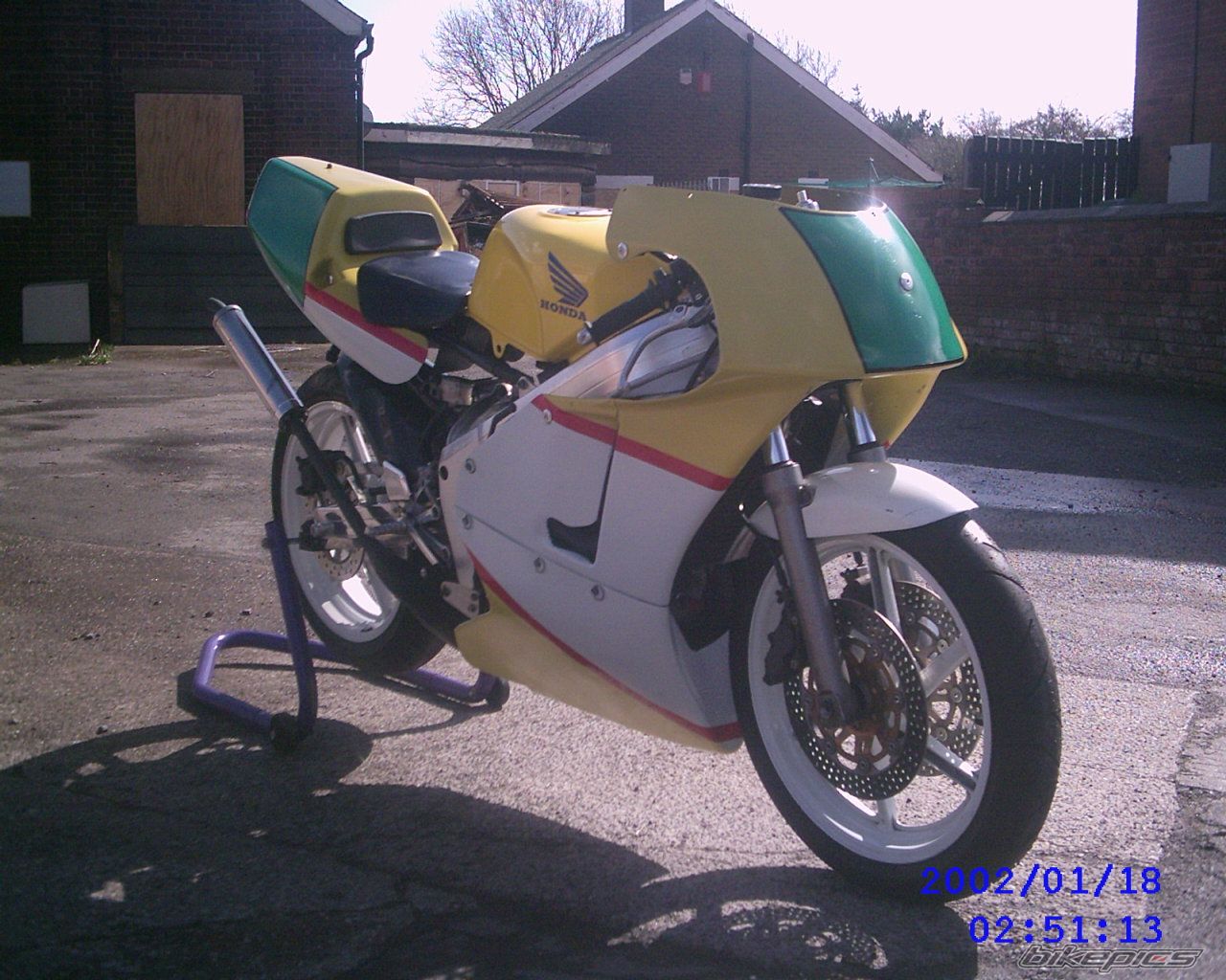 Photo 1611990