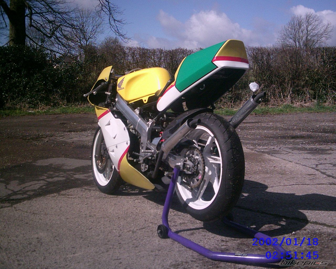 Photo 1611993