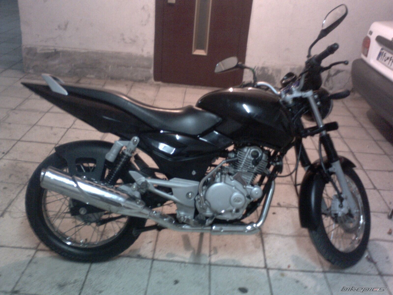 Photo 1612546