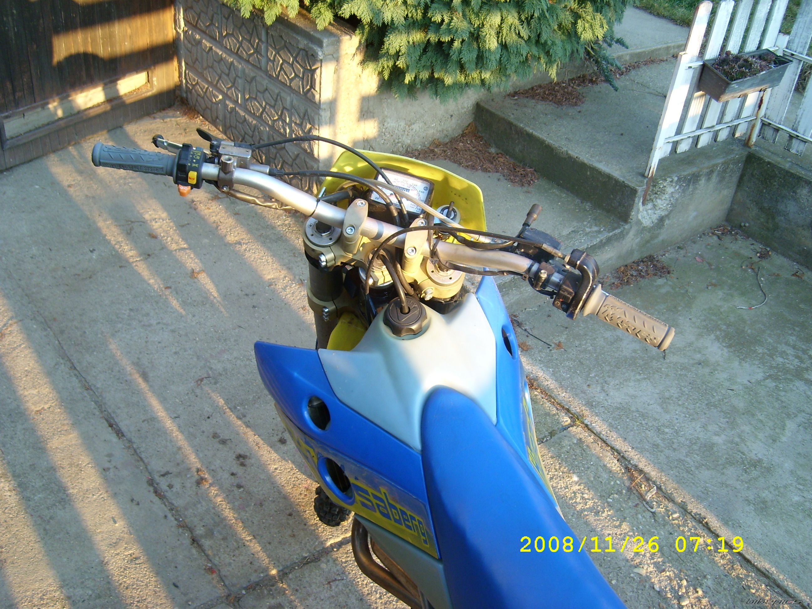 Photo 1612767
