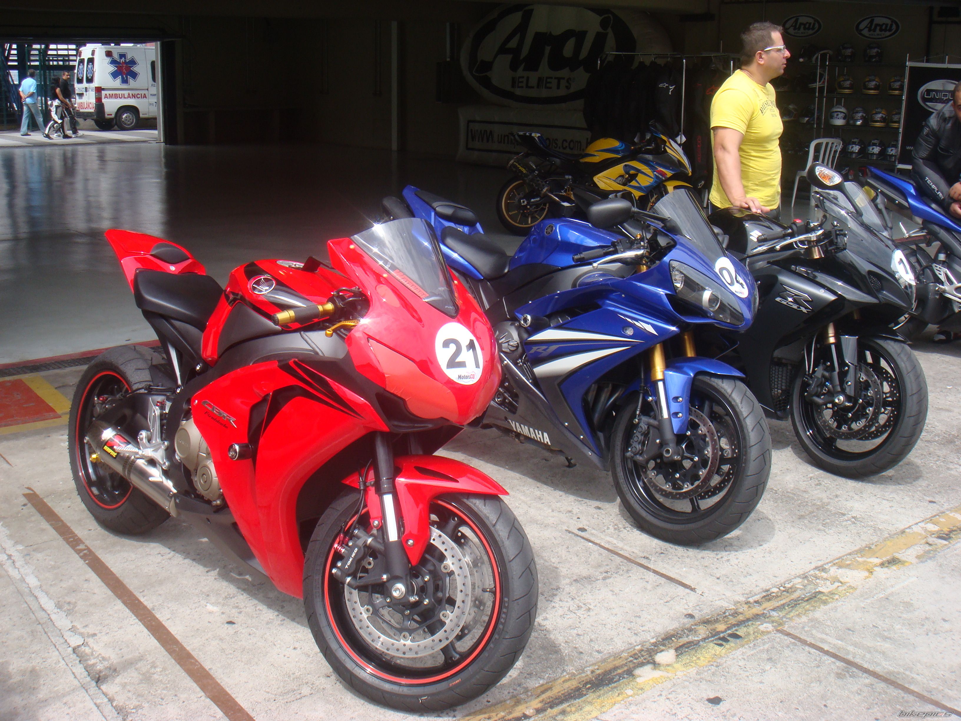 Photo 1612879