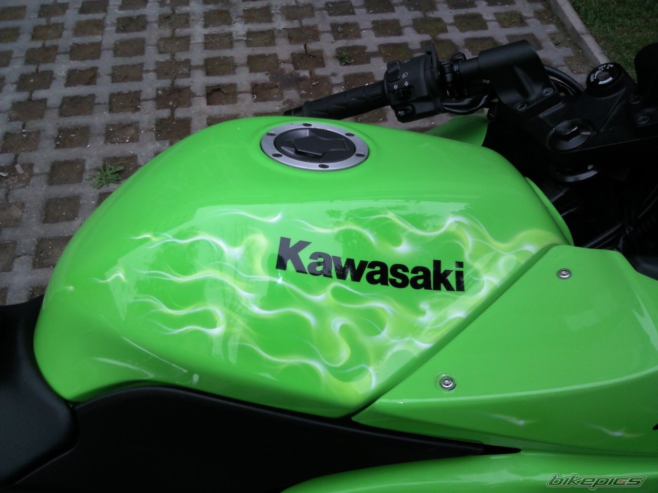 Photo 1612956