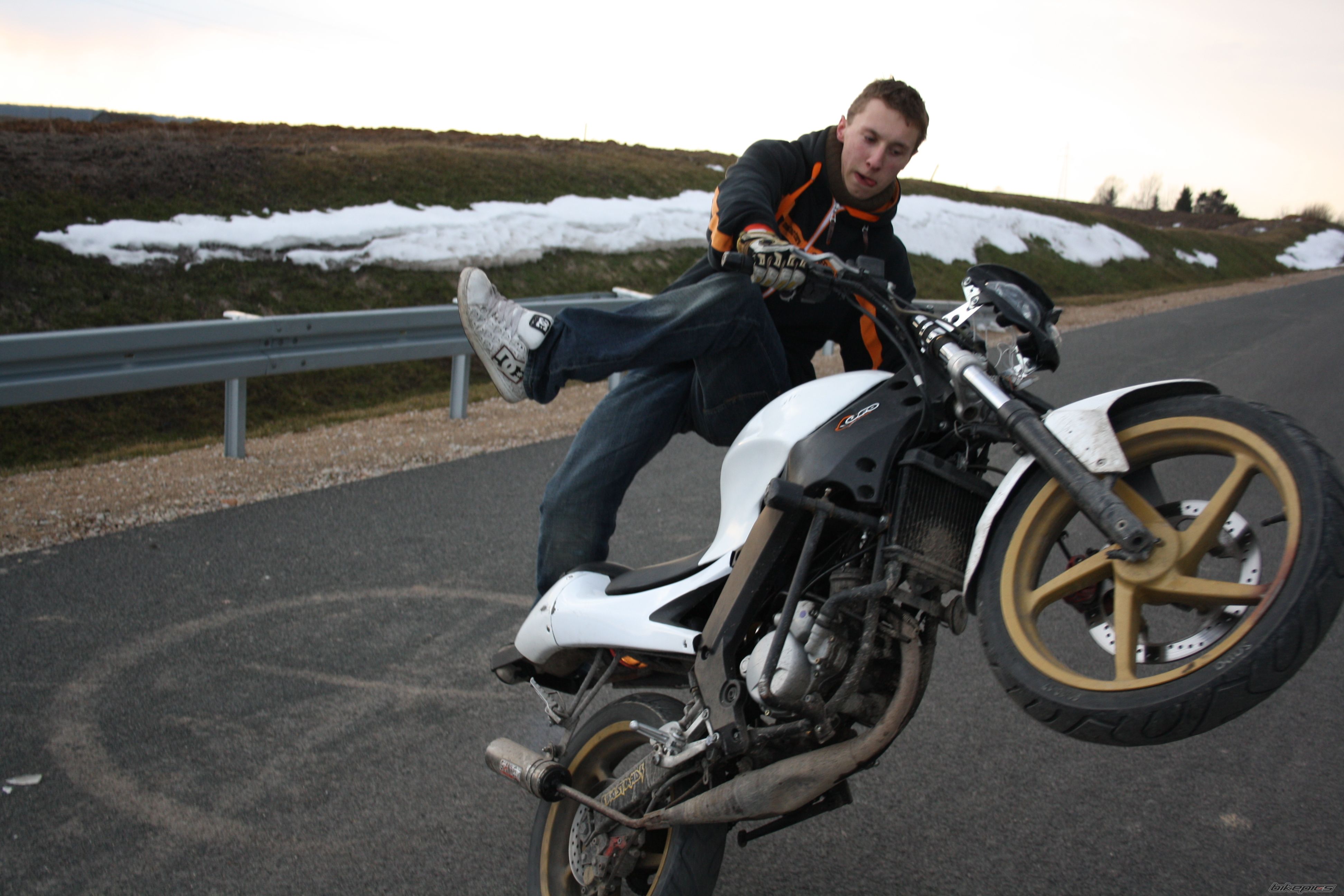 Photo 1613283
