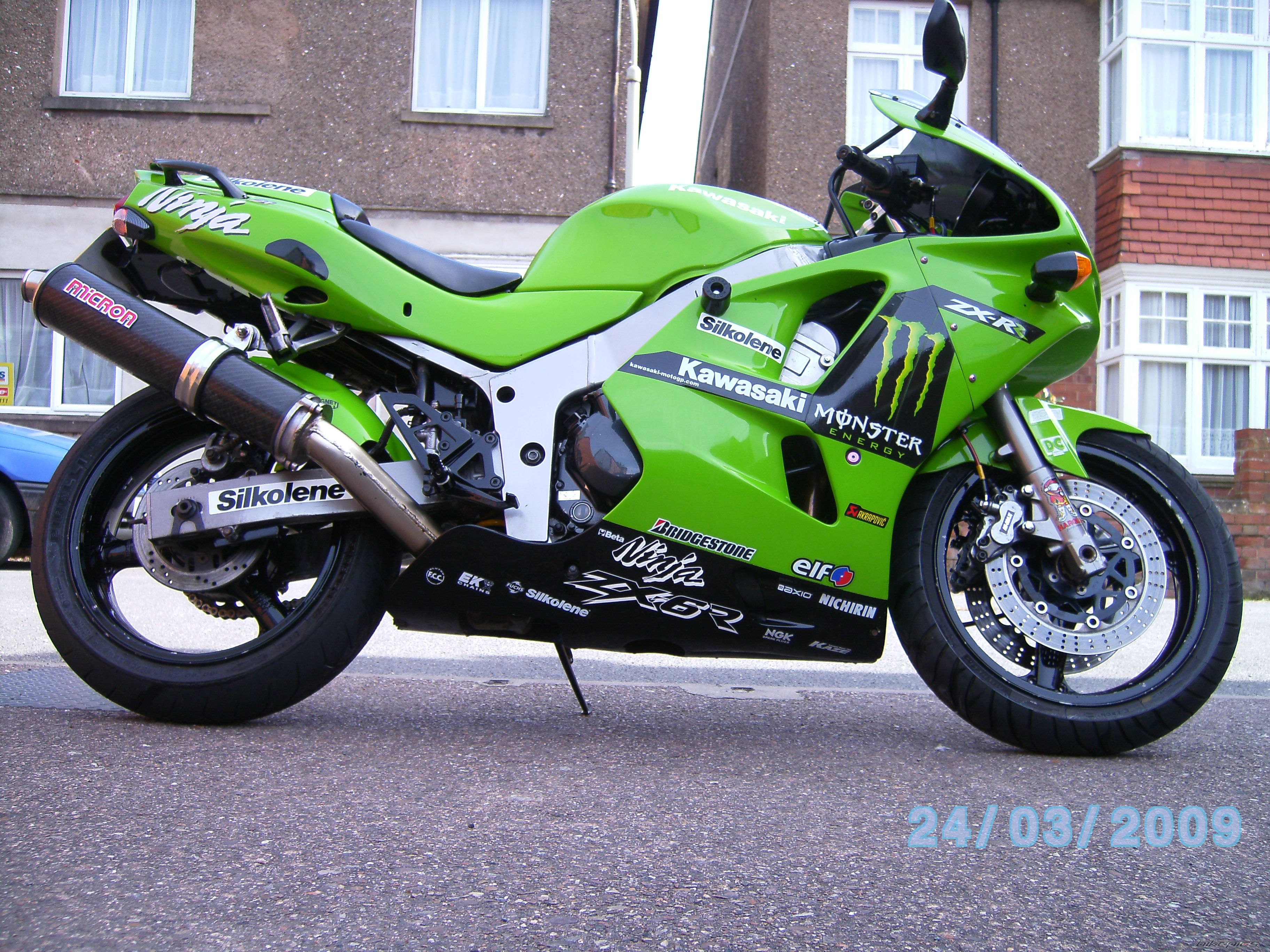 Photo 1613975