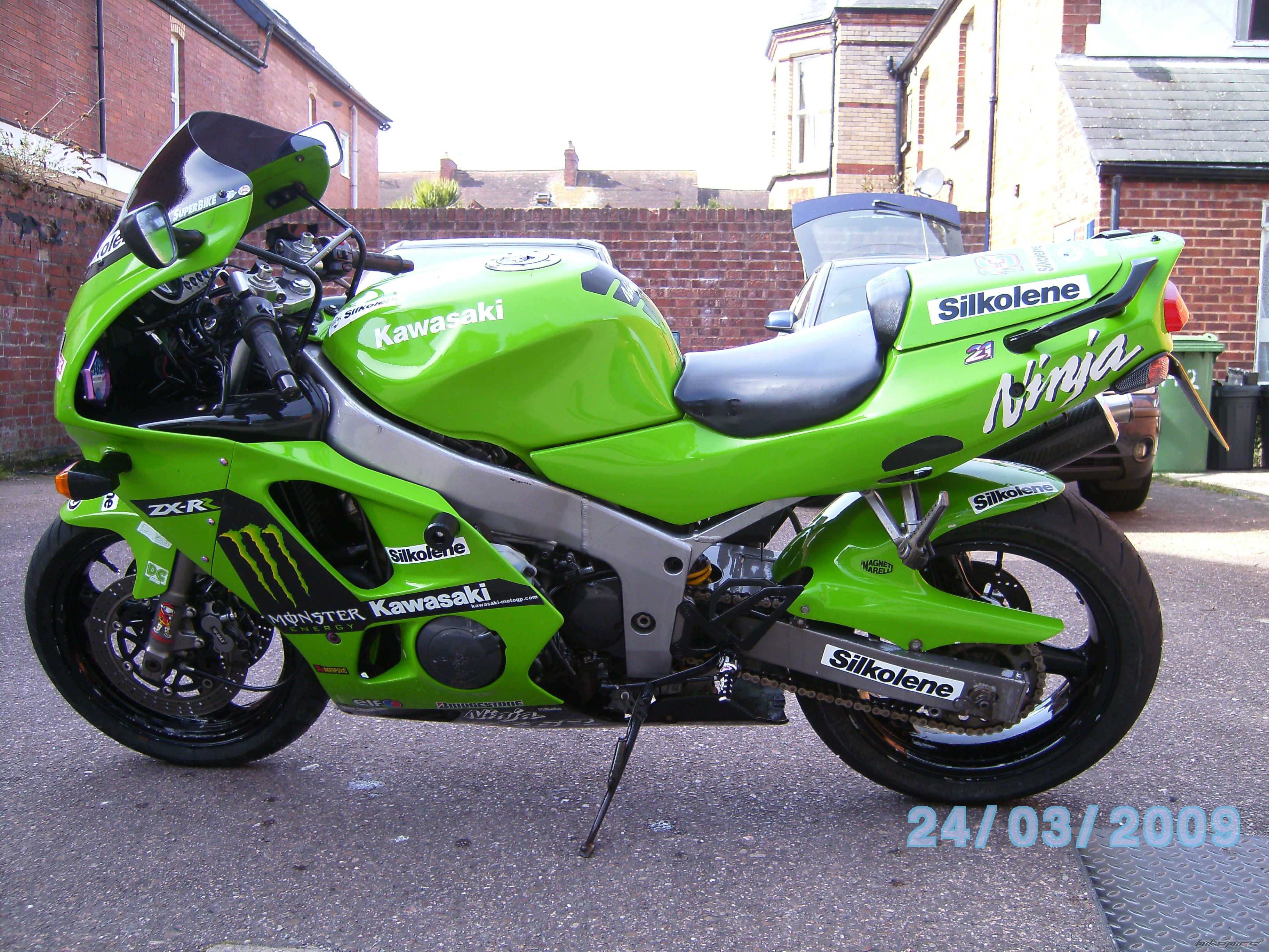 Photo 1613998