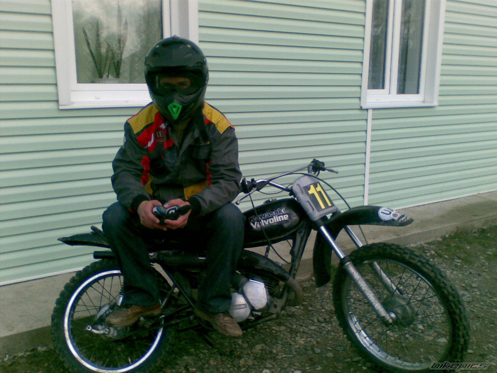 Photo 1614084