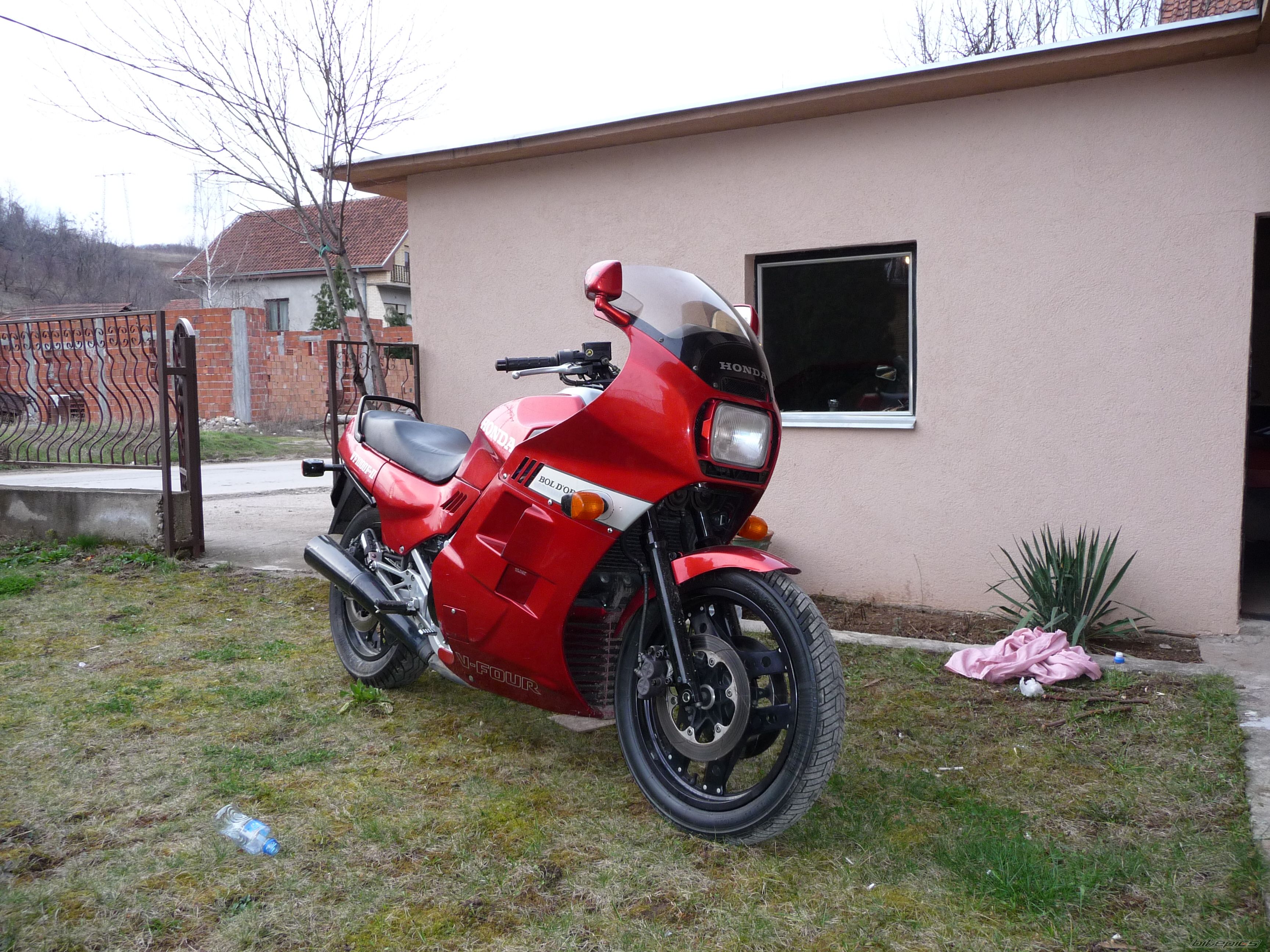 Photo 1614246