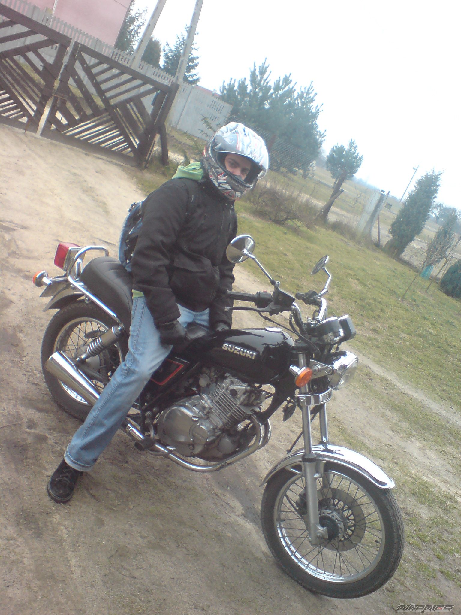 Photo 1614496