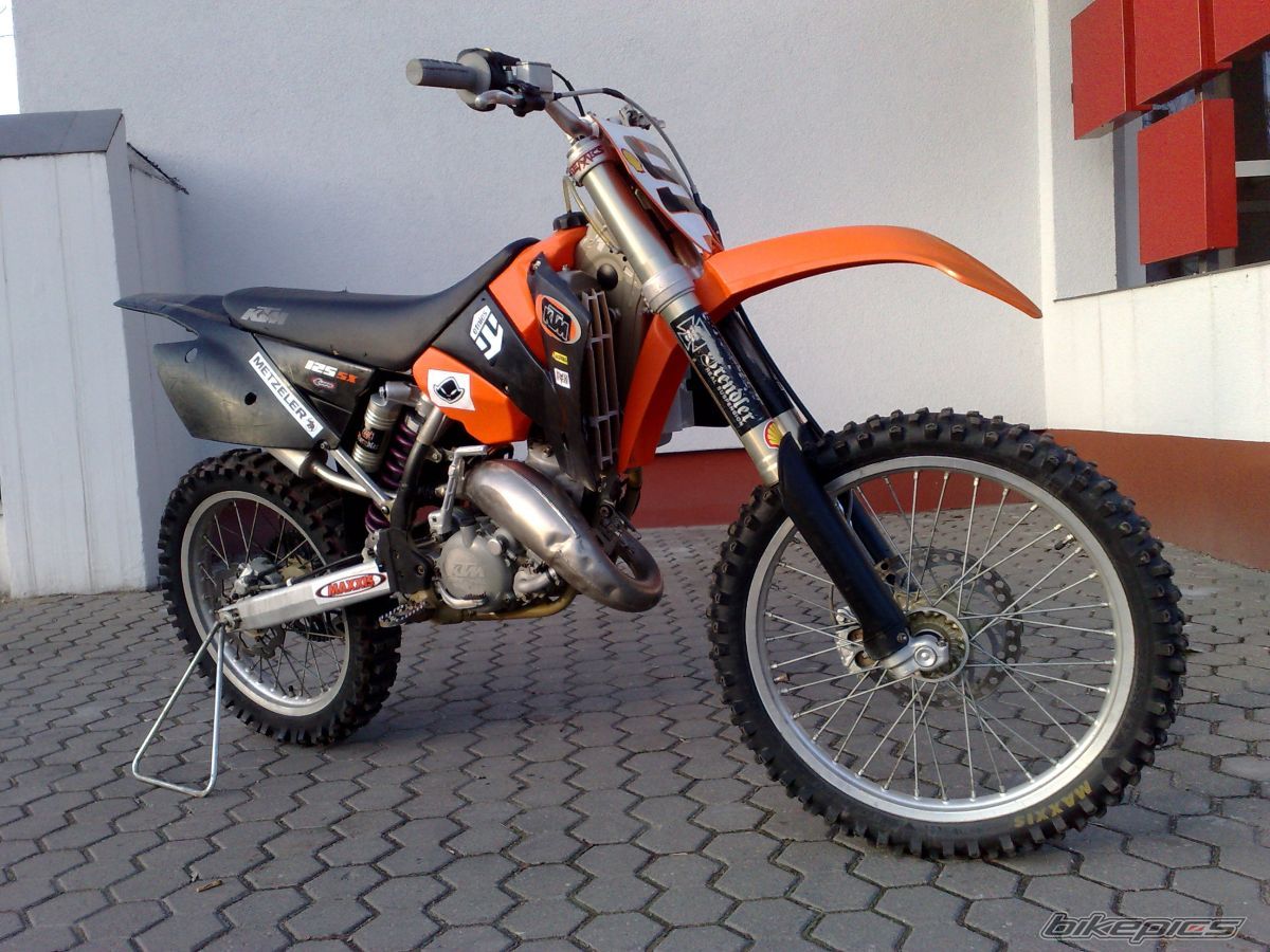 Photo 1614606