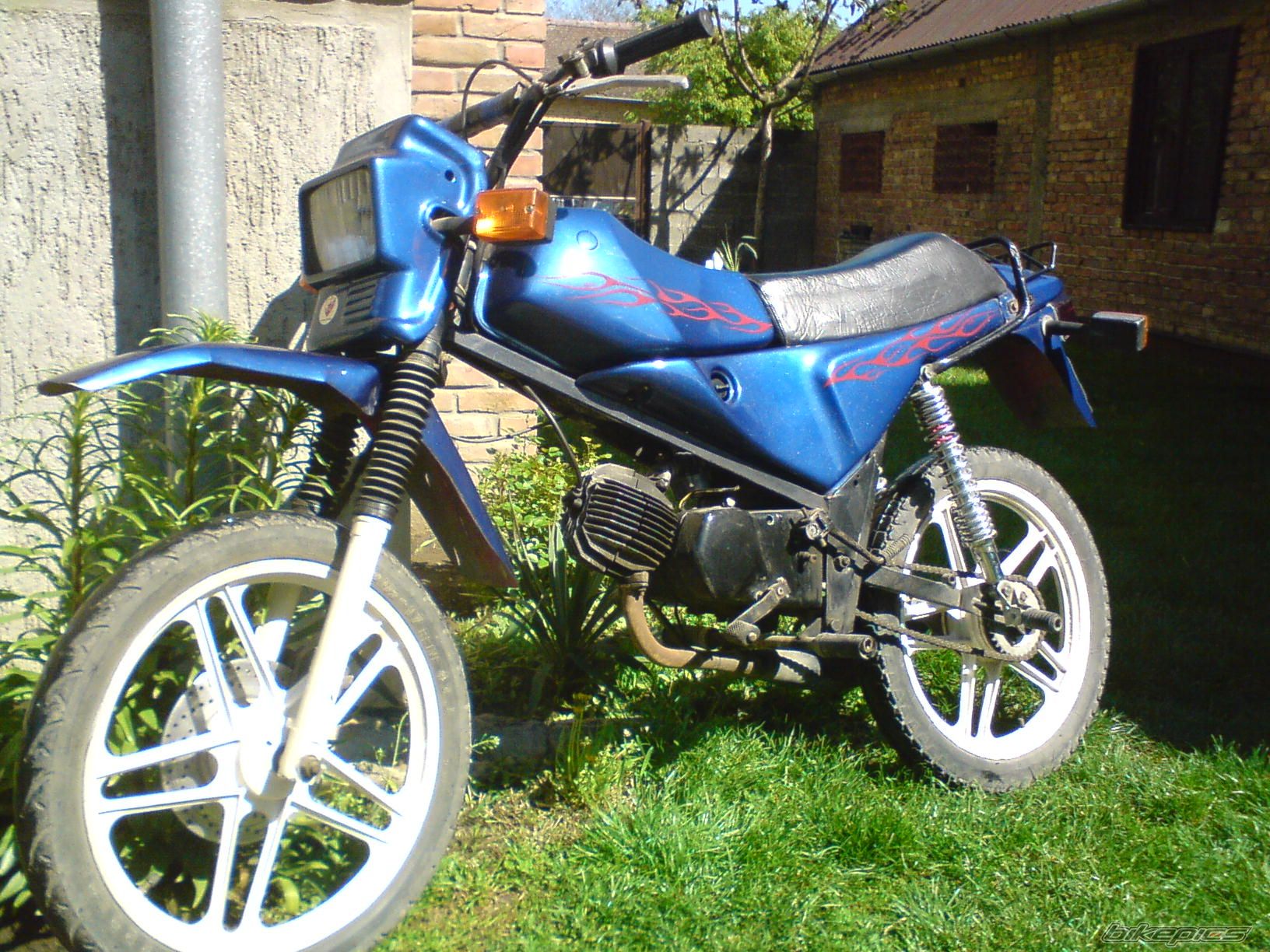 Photo 1614742