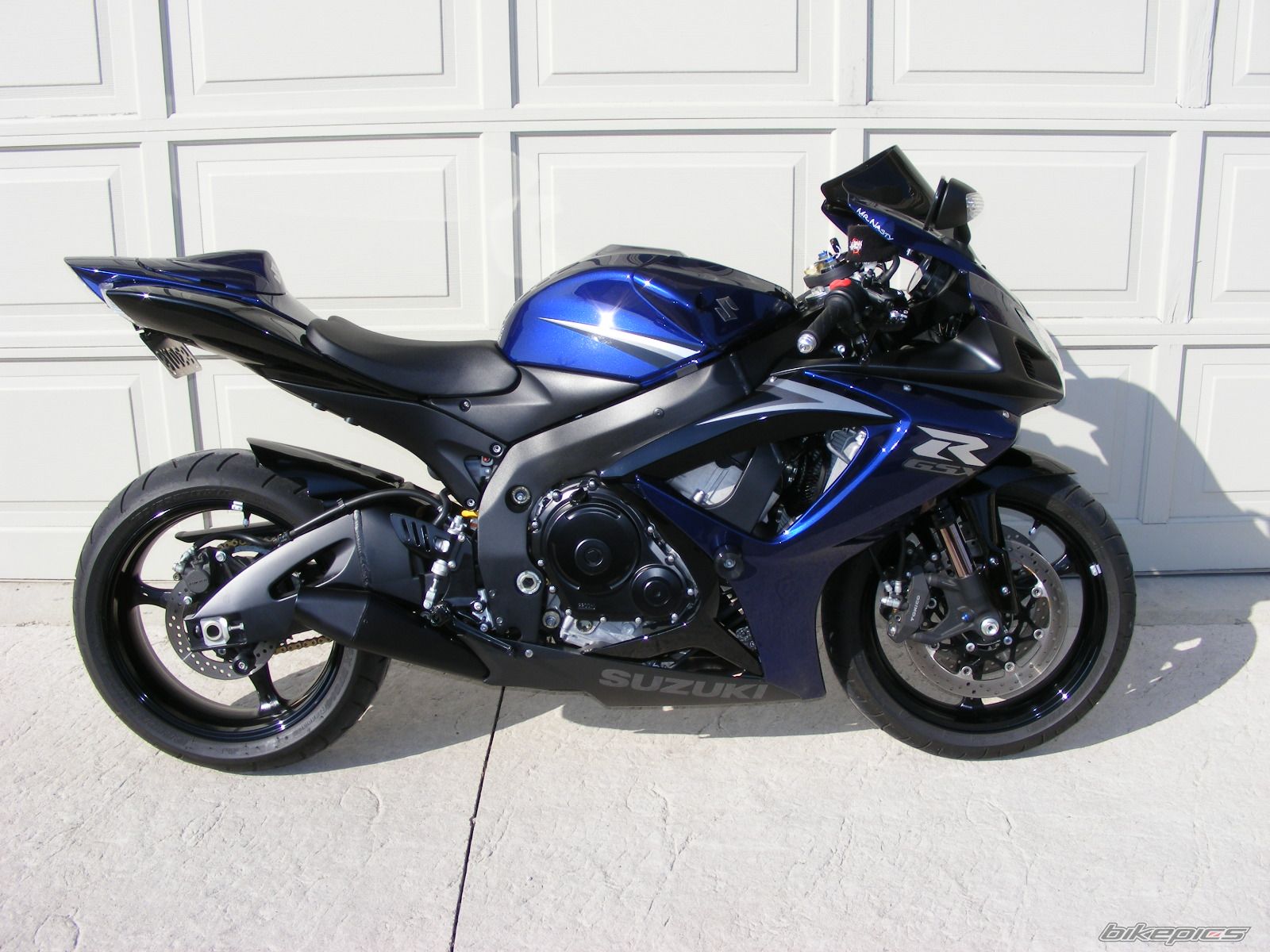 Photo 1614842