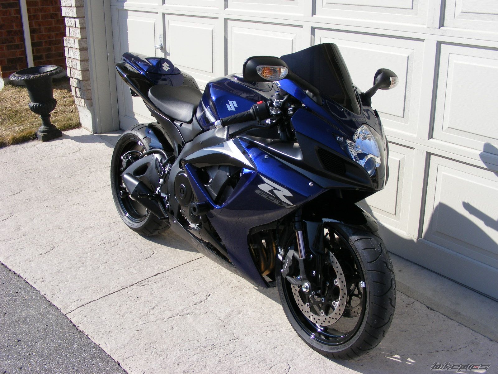 Photo 1614844