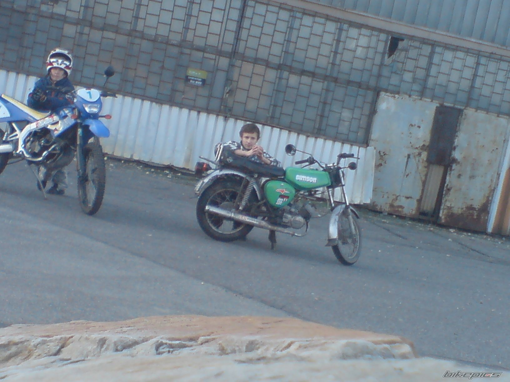 Photo 1614994