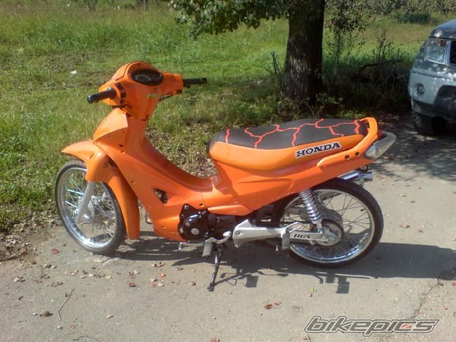 Photo 1615056