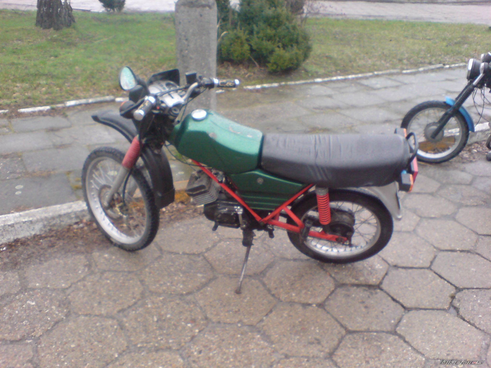 Photo 1615341