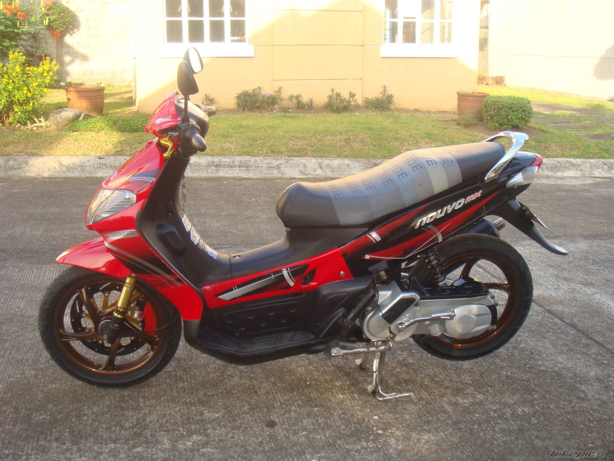 Photo 1615744