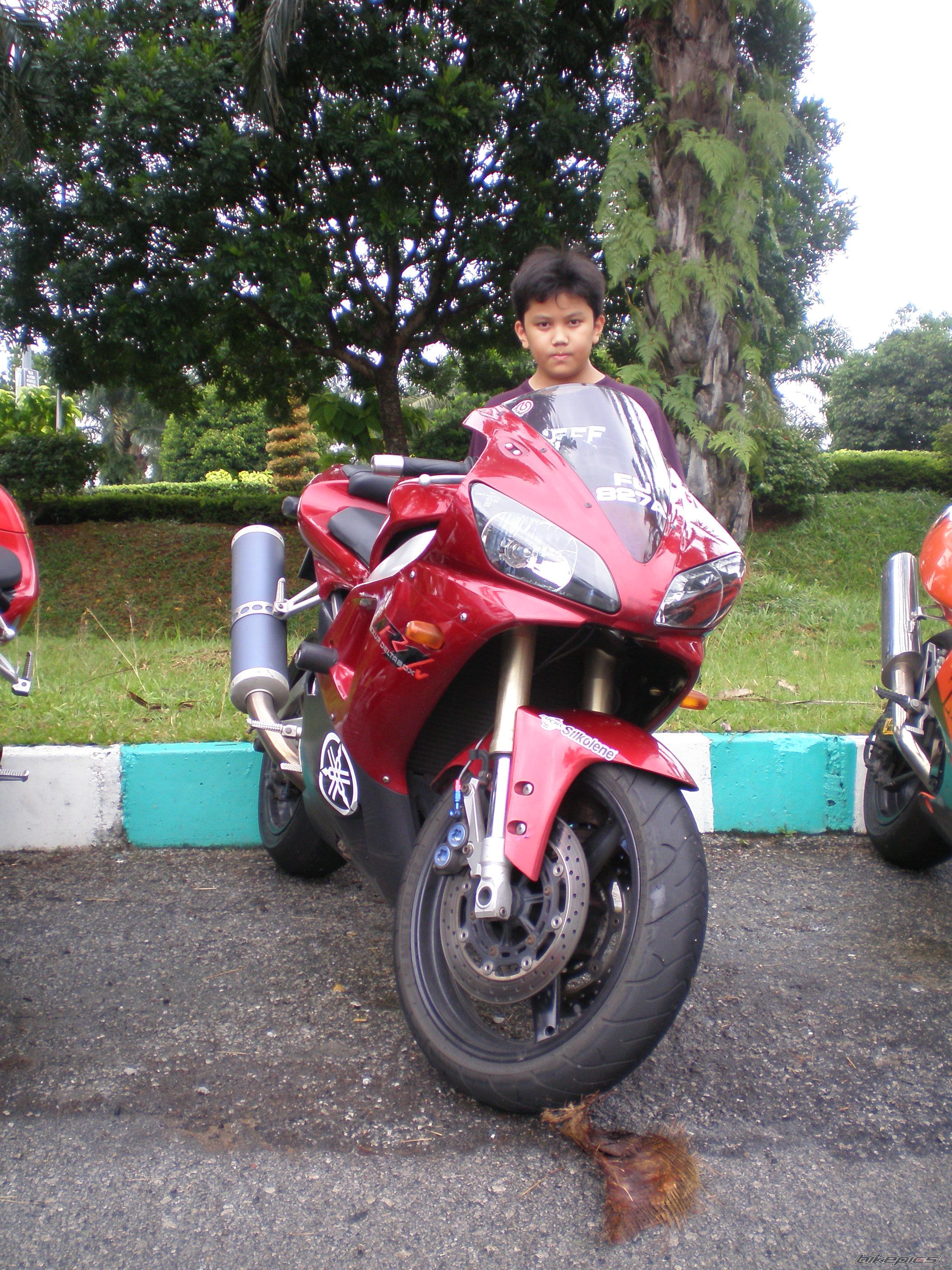 Photo 1615774