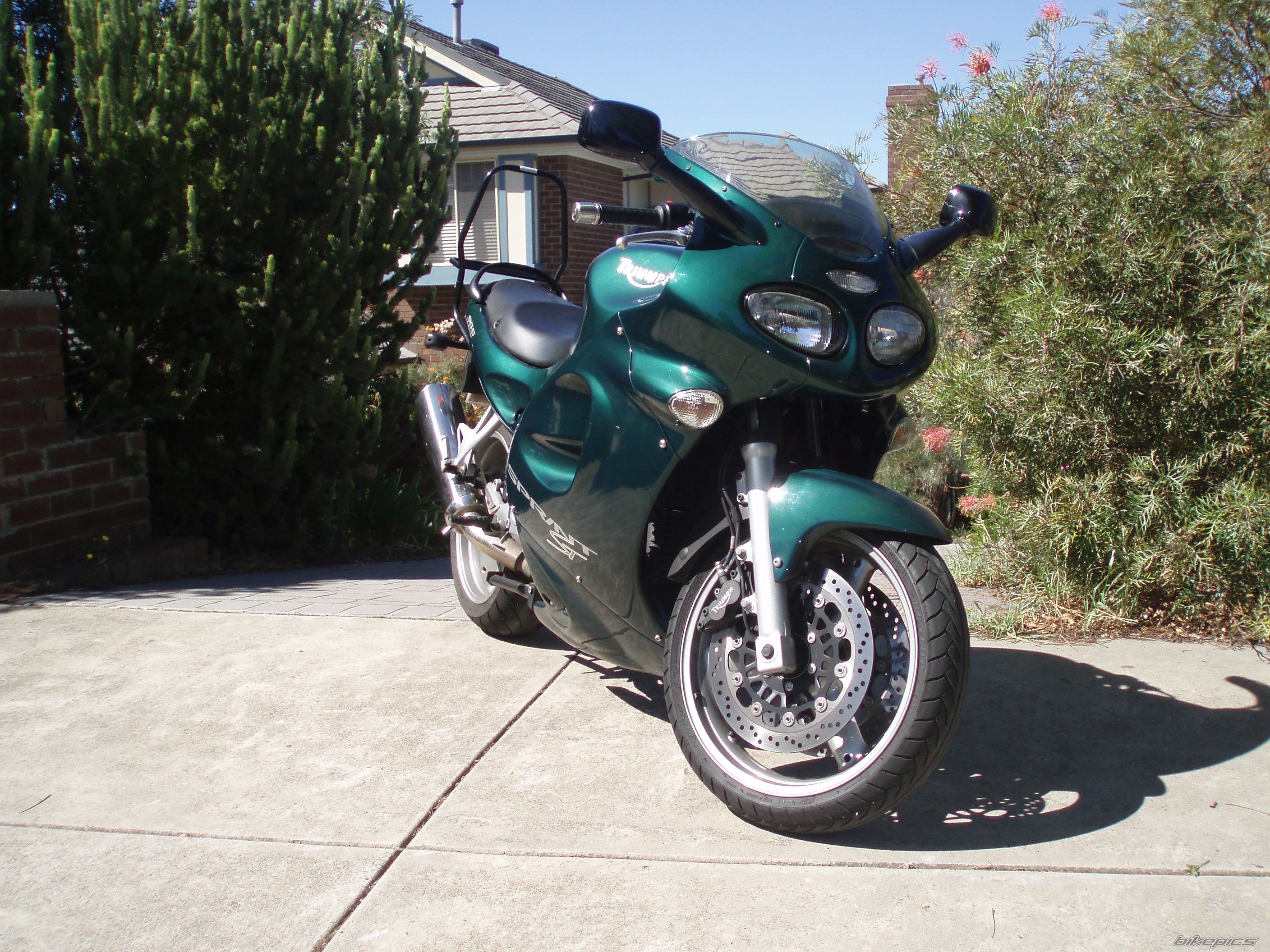 Photo 1615848
