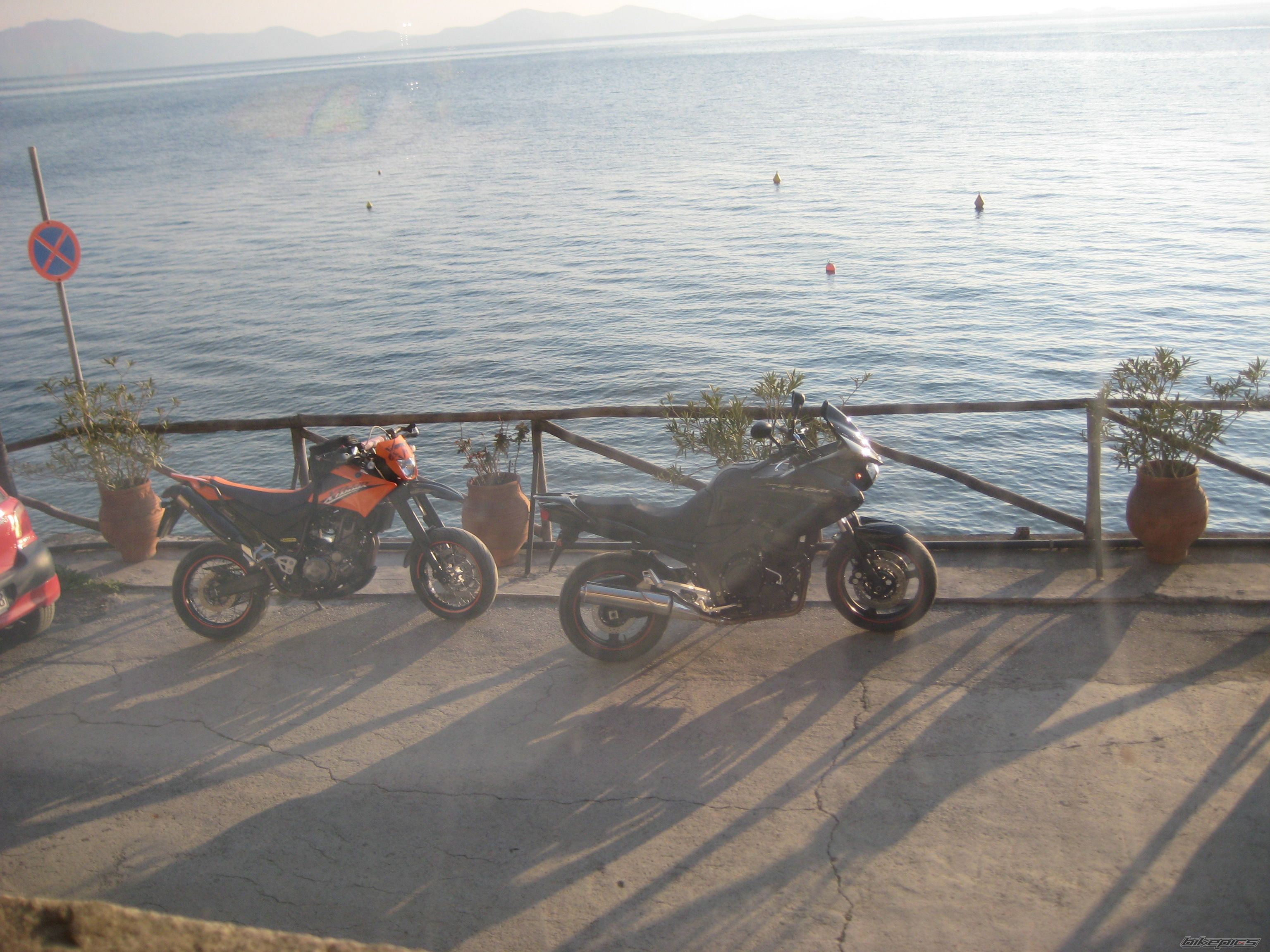 Photo 1615999