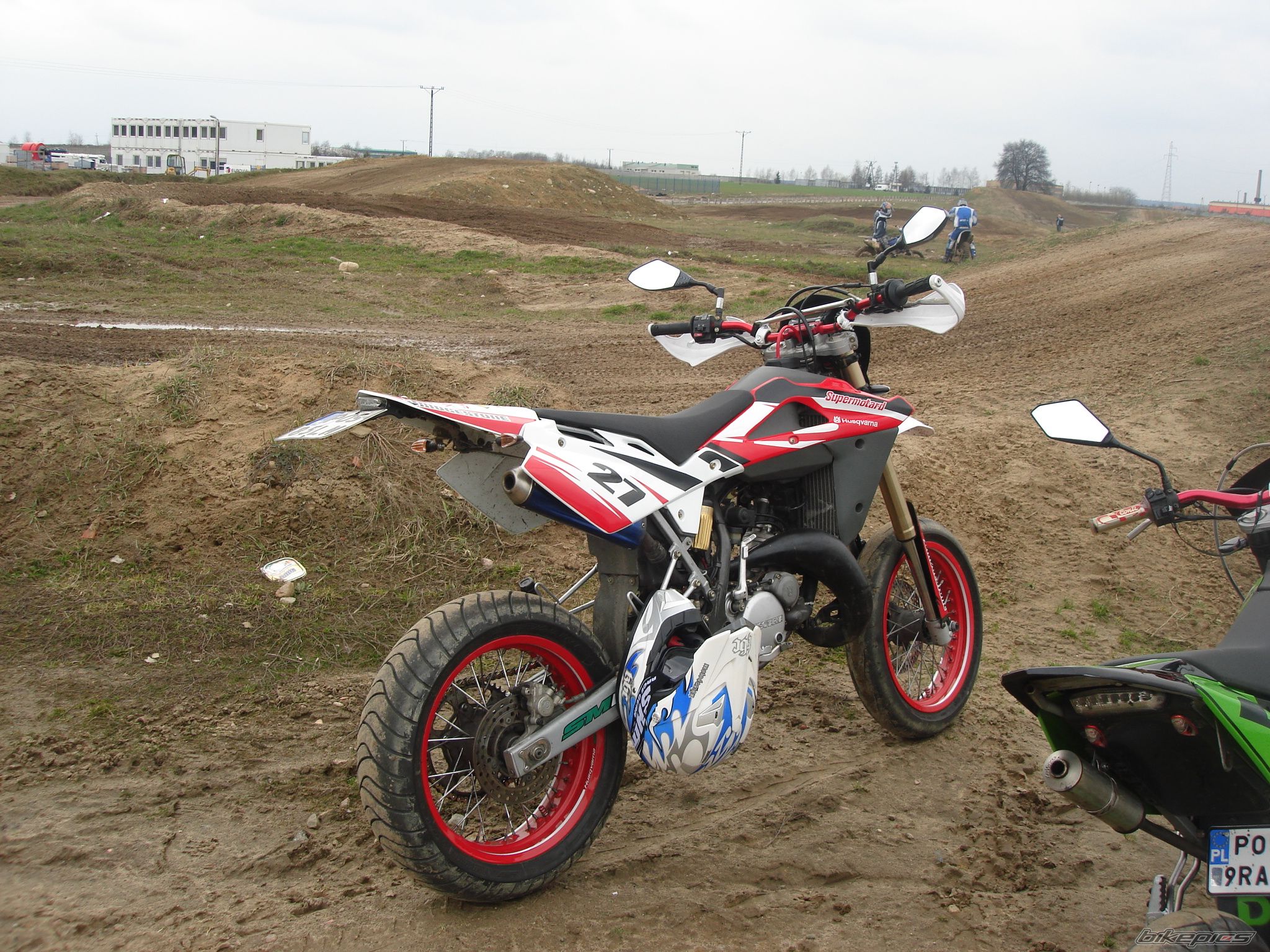 Photo 1616340