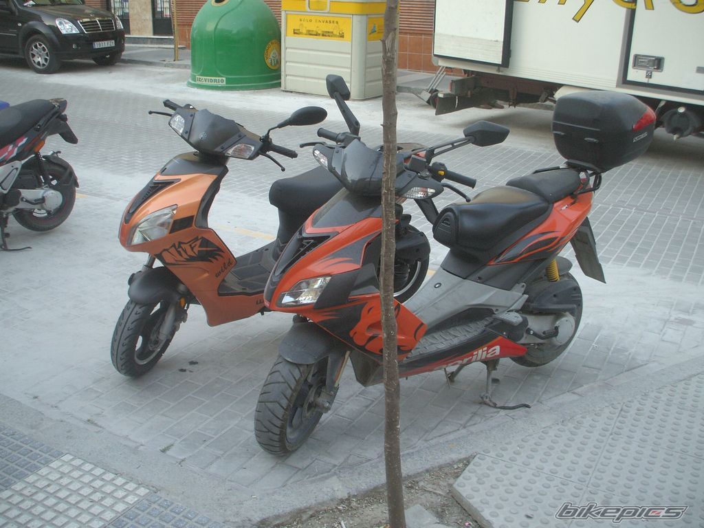 Photo 1616384