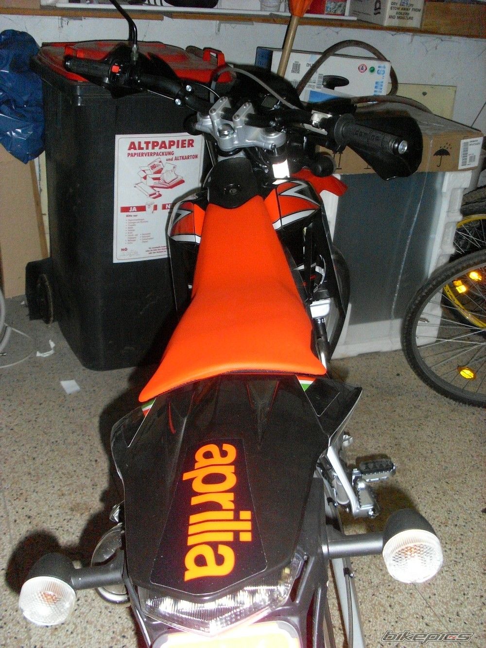 Photo 1616408