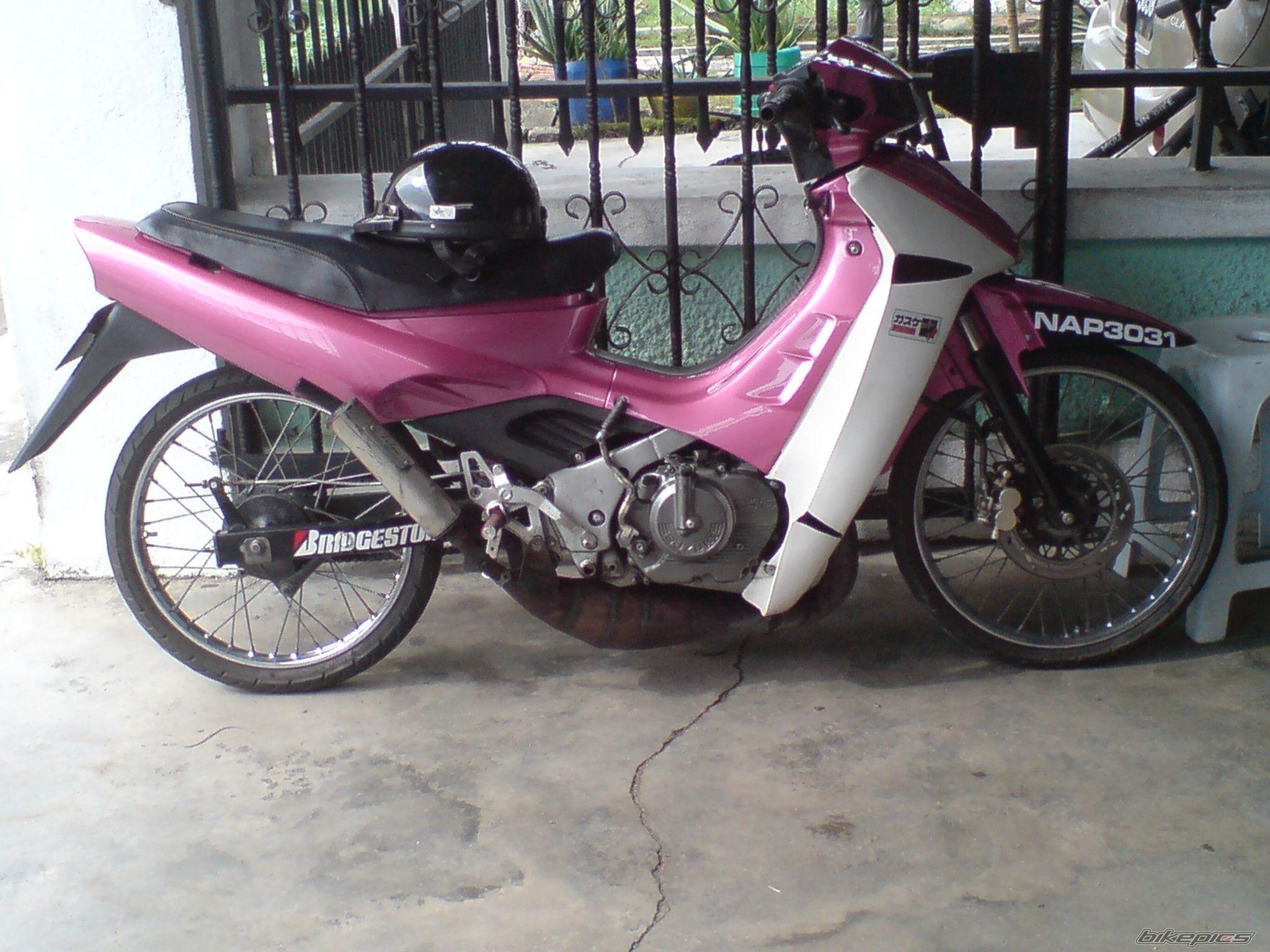 Photo 1616570