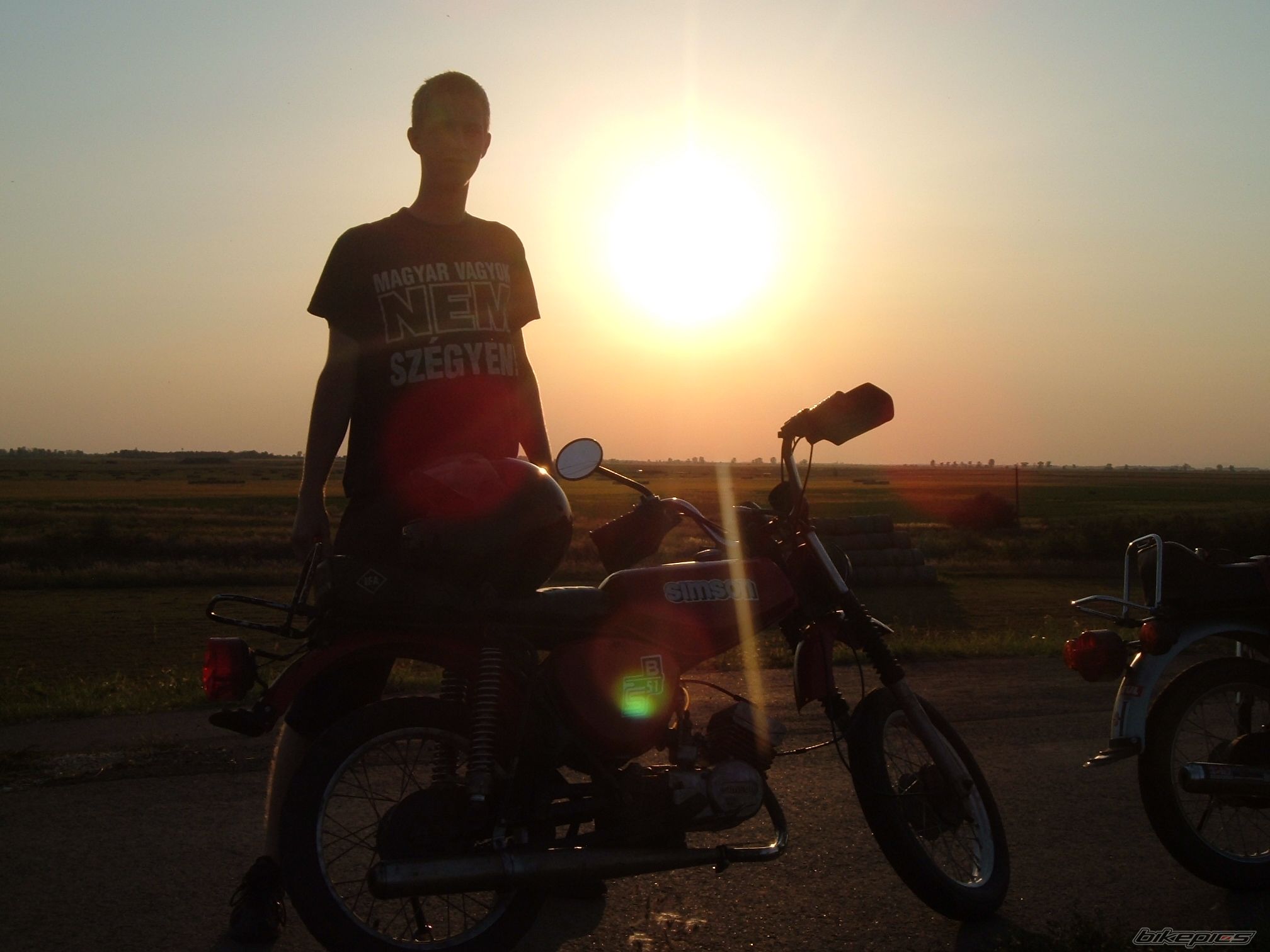 Photo 1616799