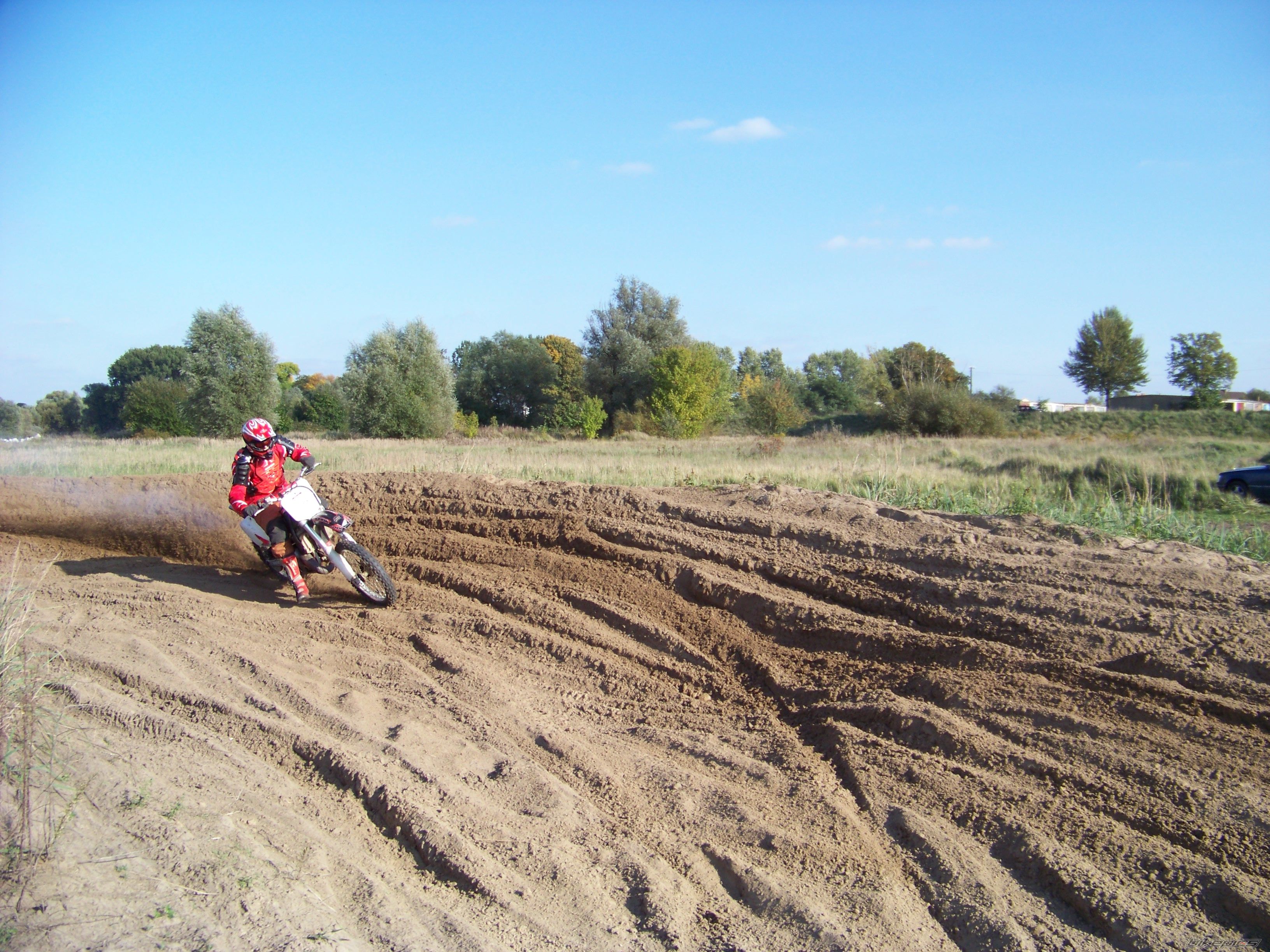 Photo 1616892