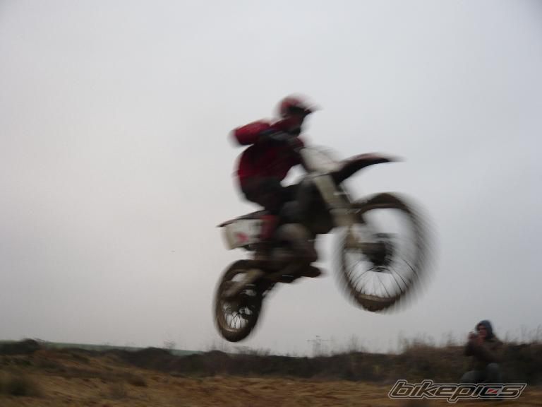 Photo 1616896