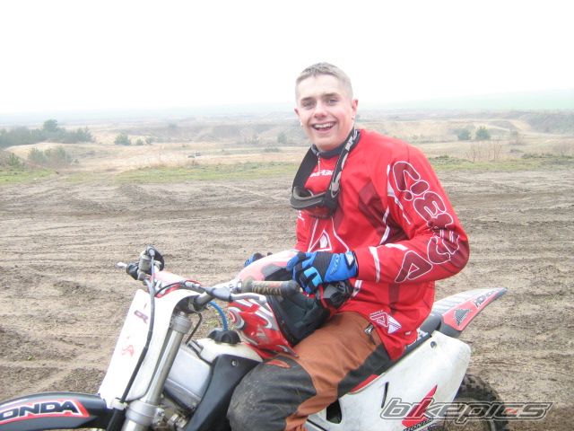 Photo 1616908