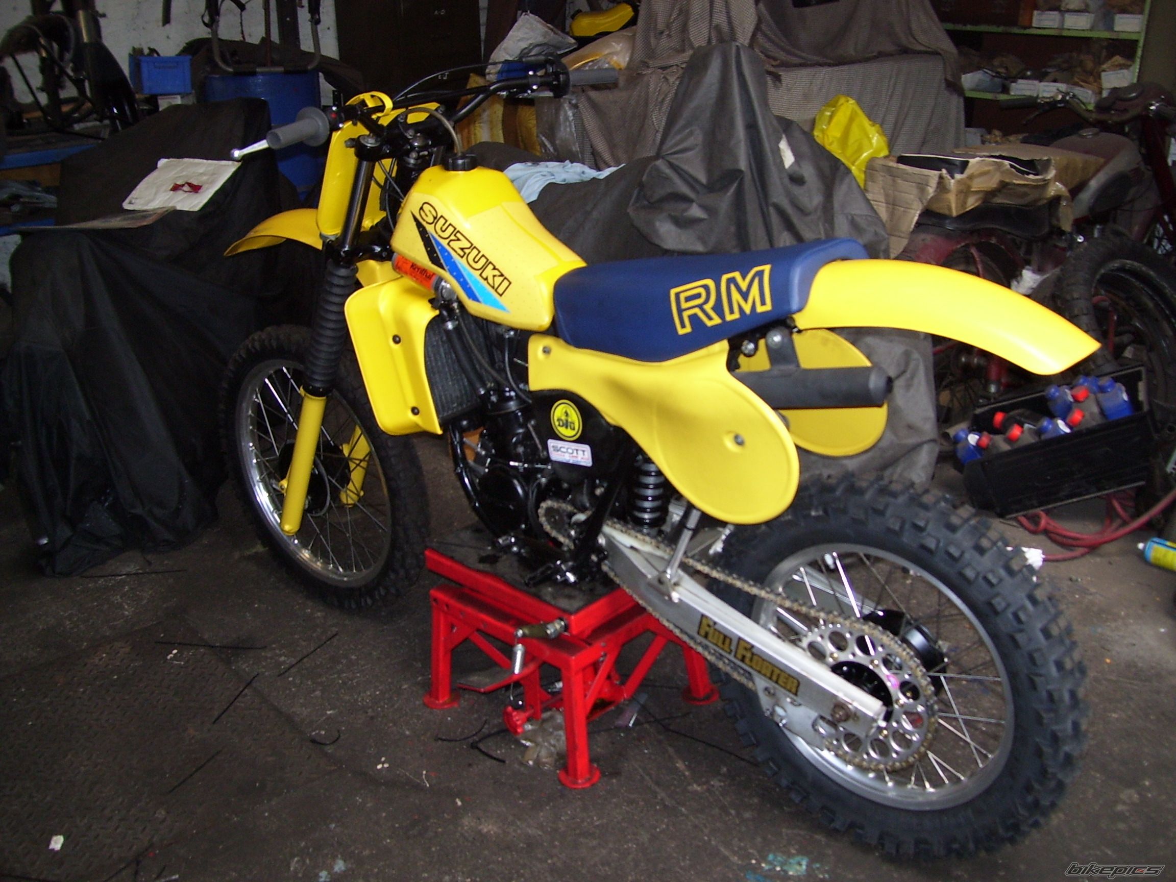 Photo 1616974