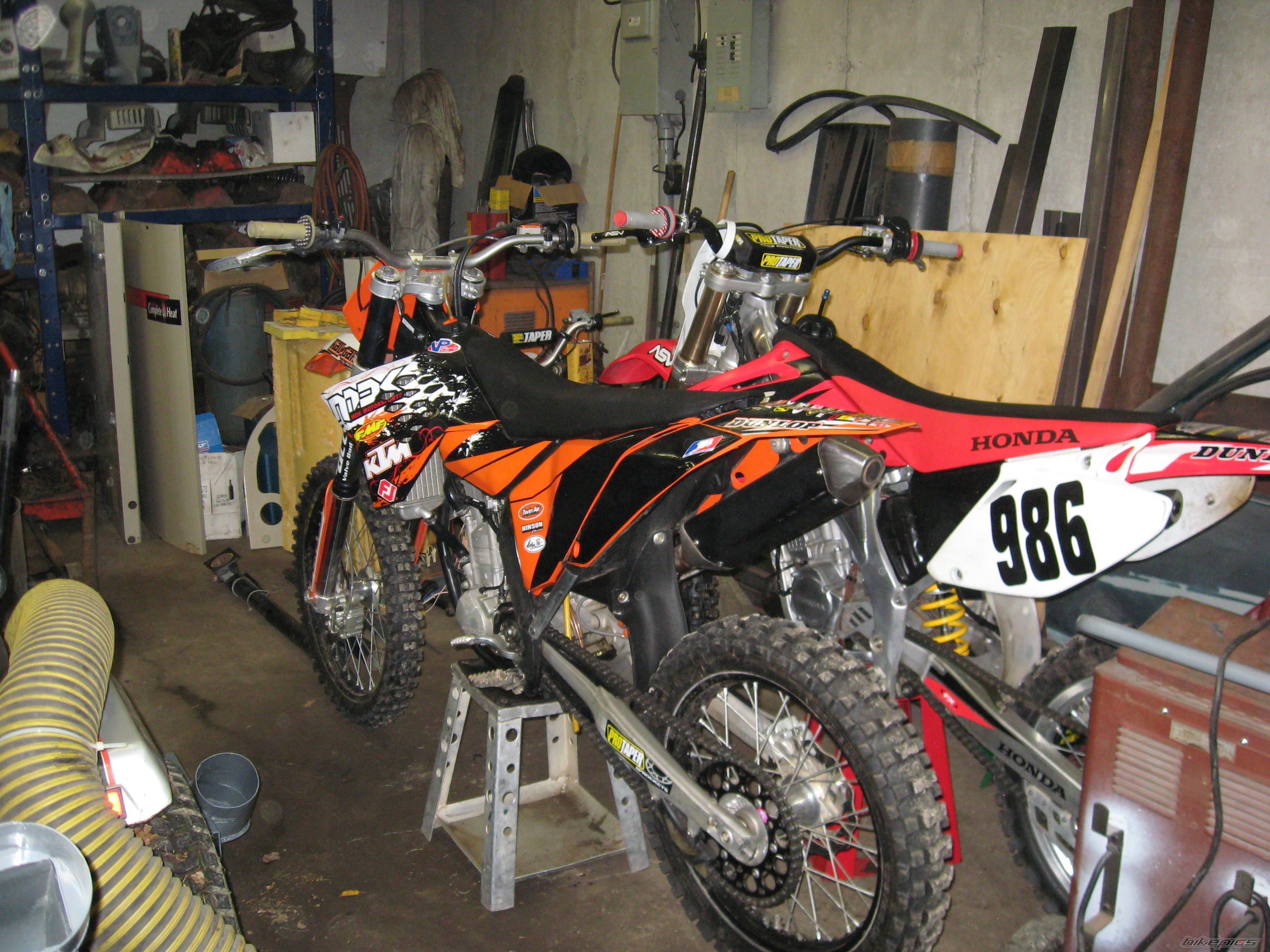 Photo 1616975