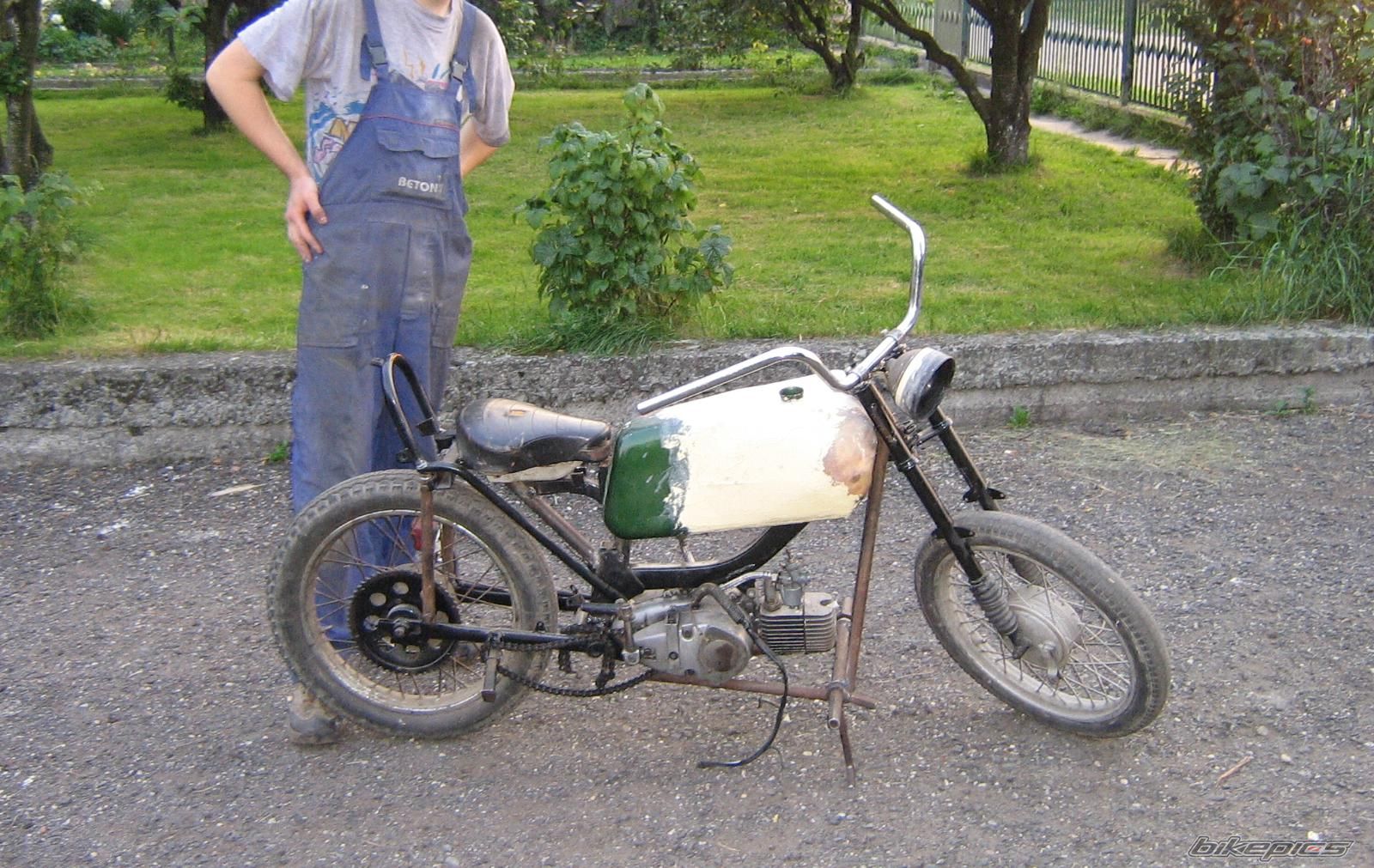 Photo 1616984