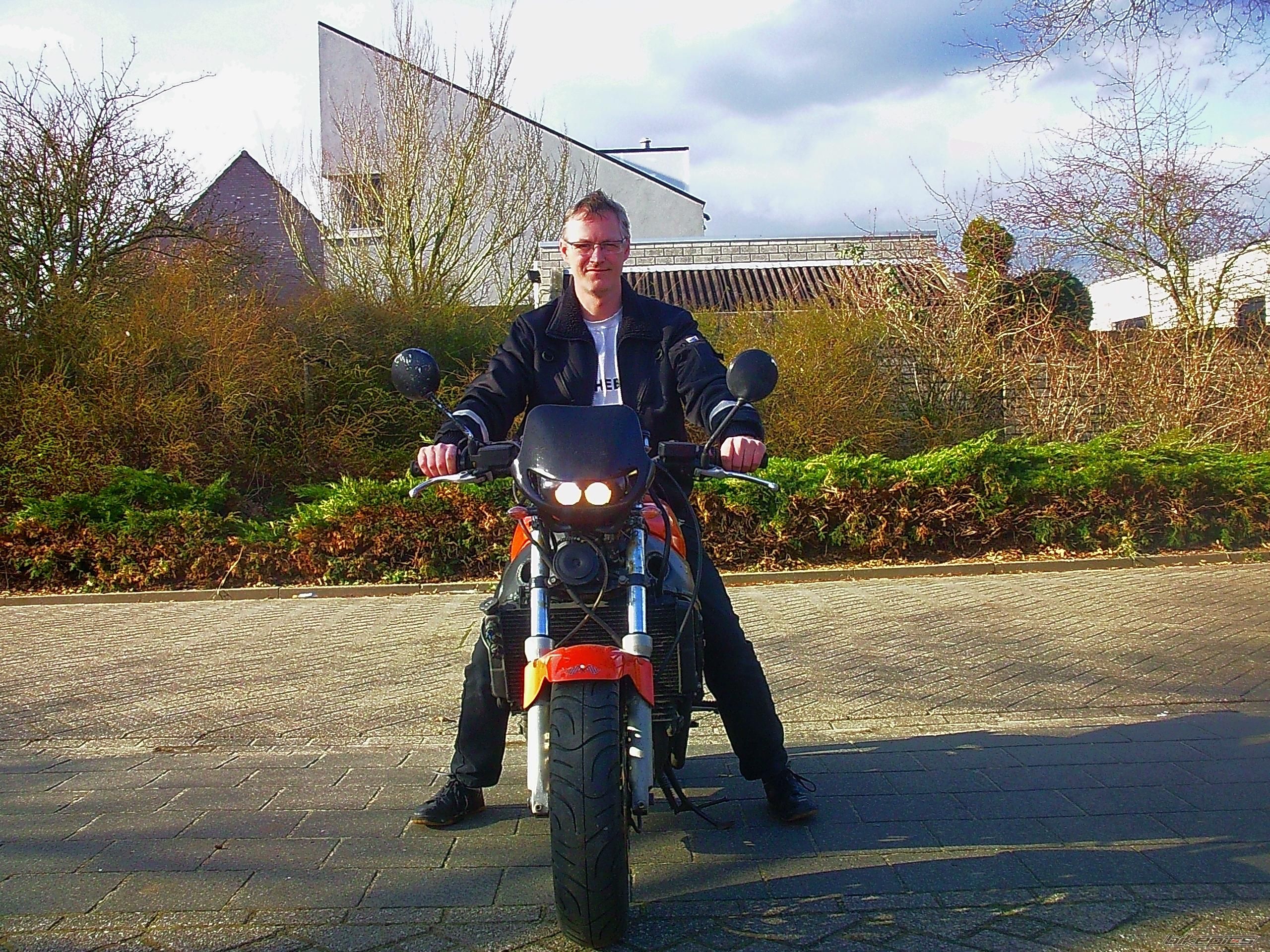 Photo 1616994