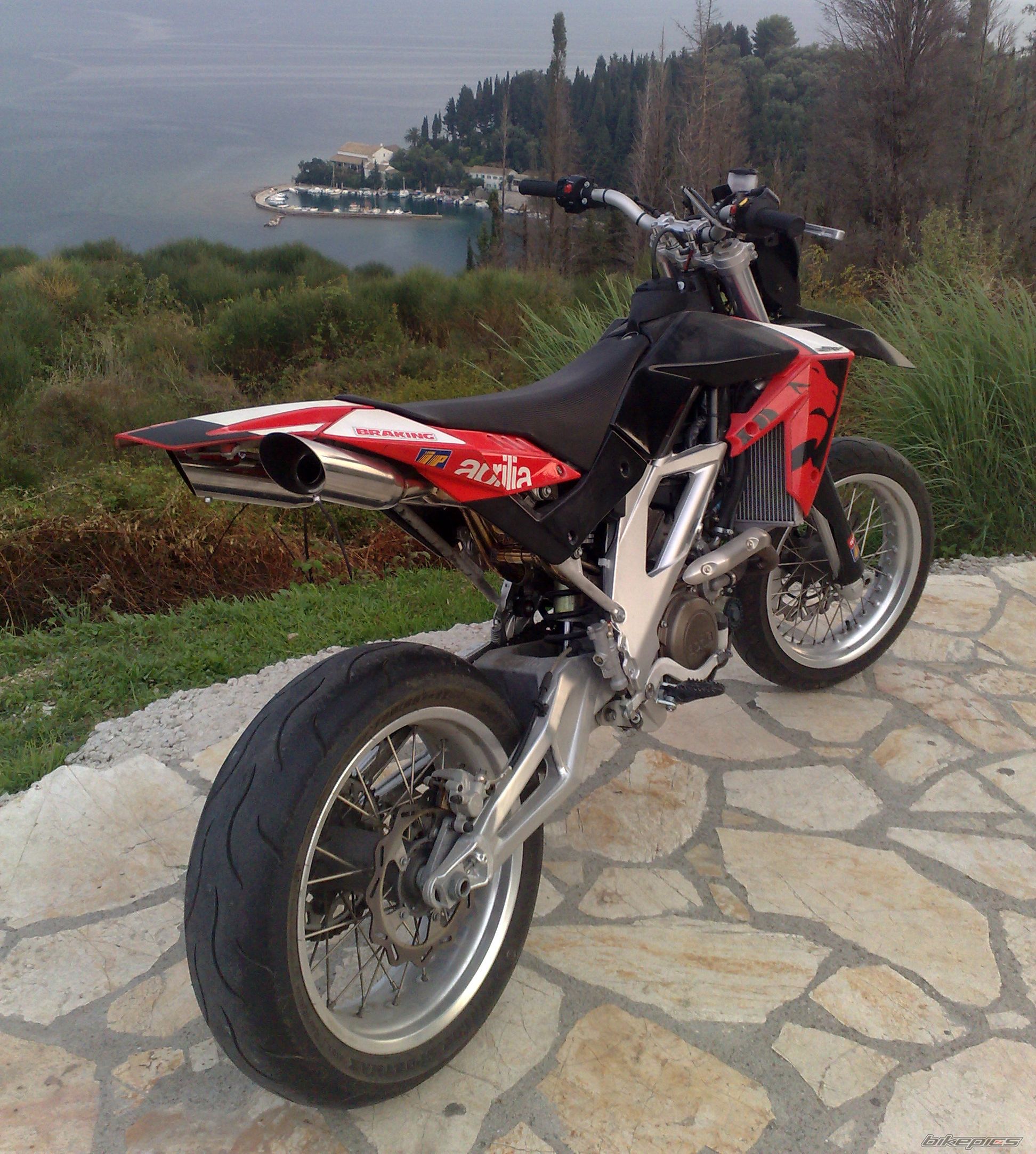 Photo 1617405
