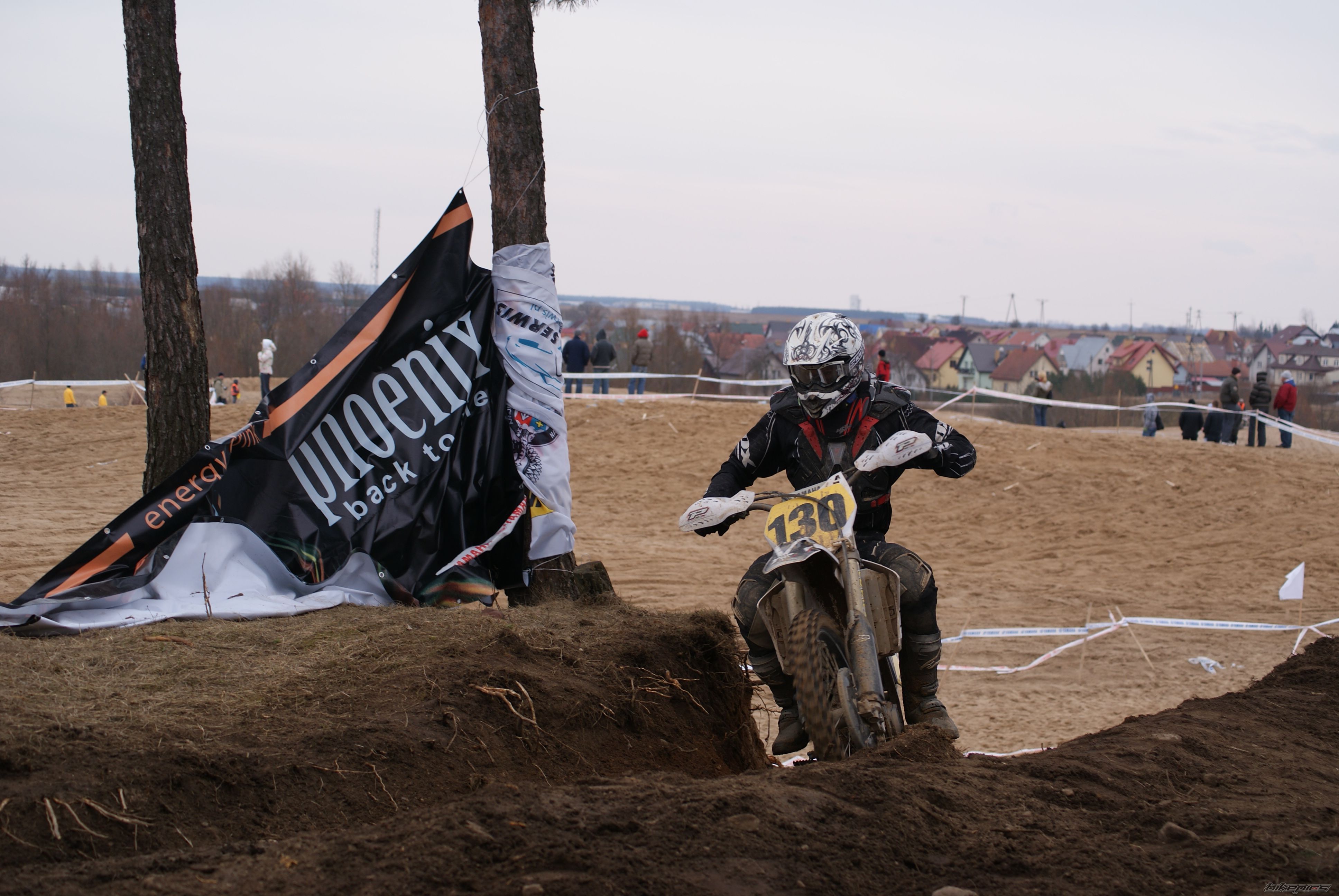 Photo 1617429