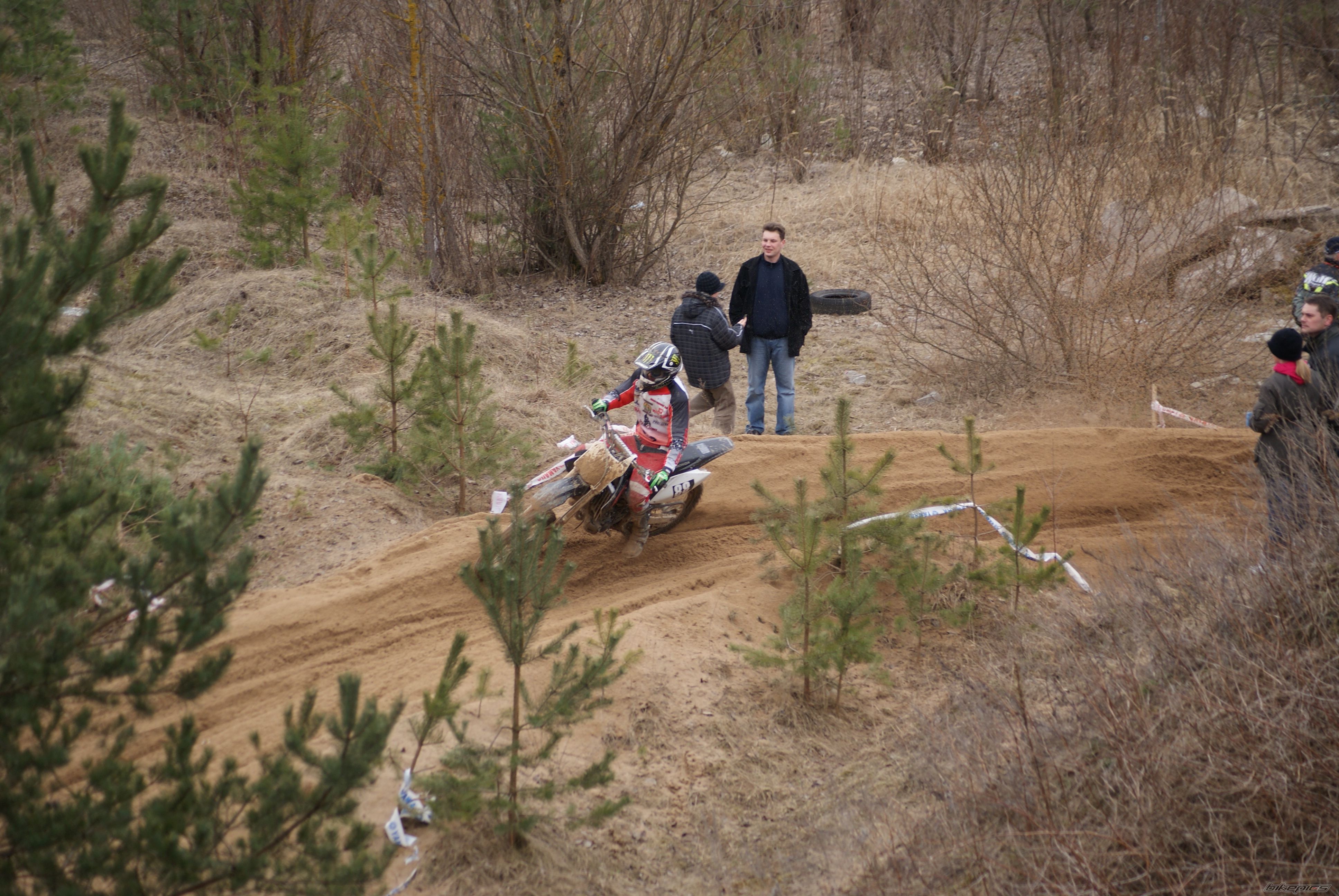 Photo 1617496
